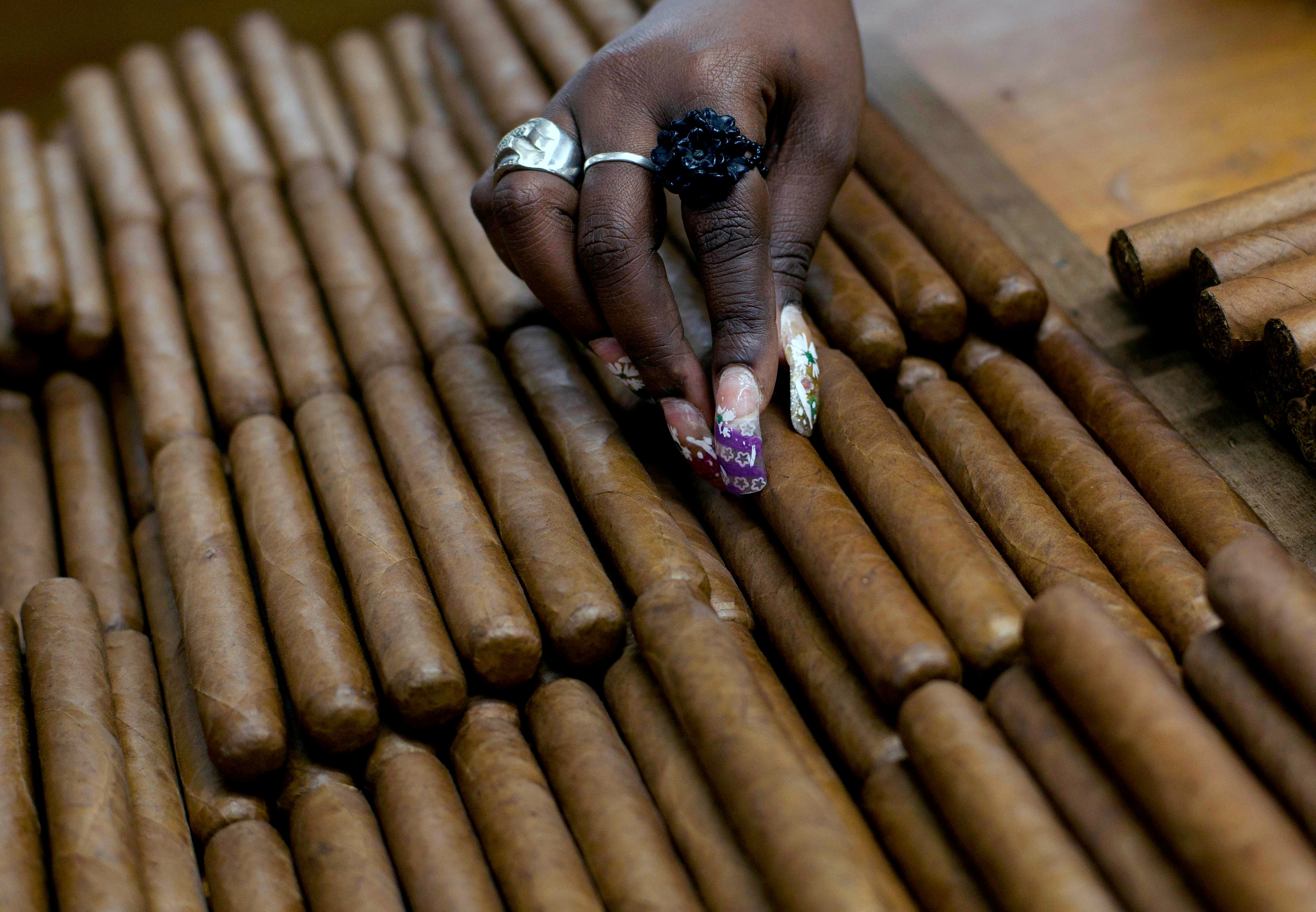 Will the U.S.Cuba policy shift mean access to Cuban cigars? CBS News