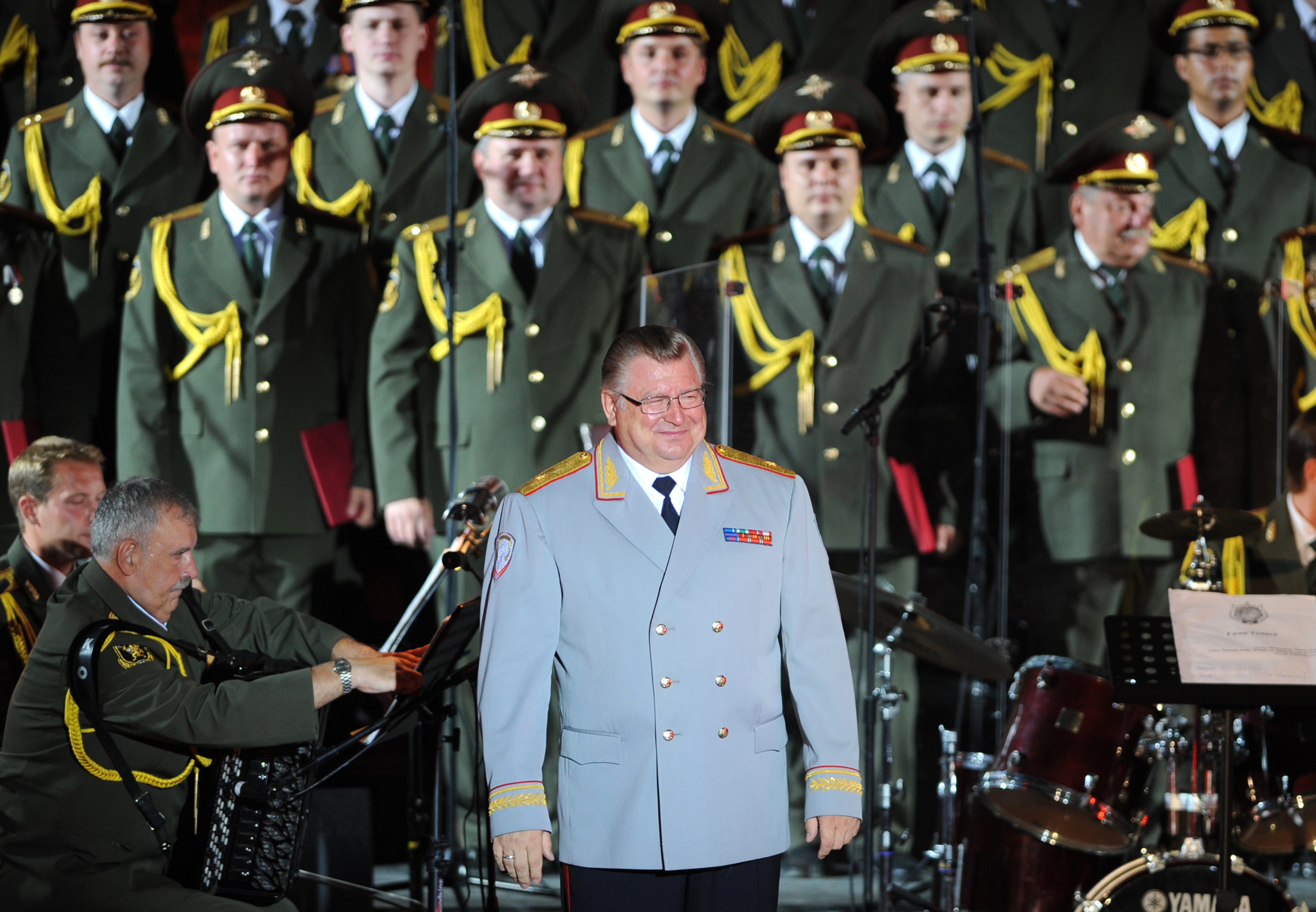 virkelighed leder pessimist Russia's Red Army Choir shows off pop sensibilities - CBS News