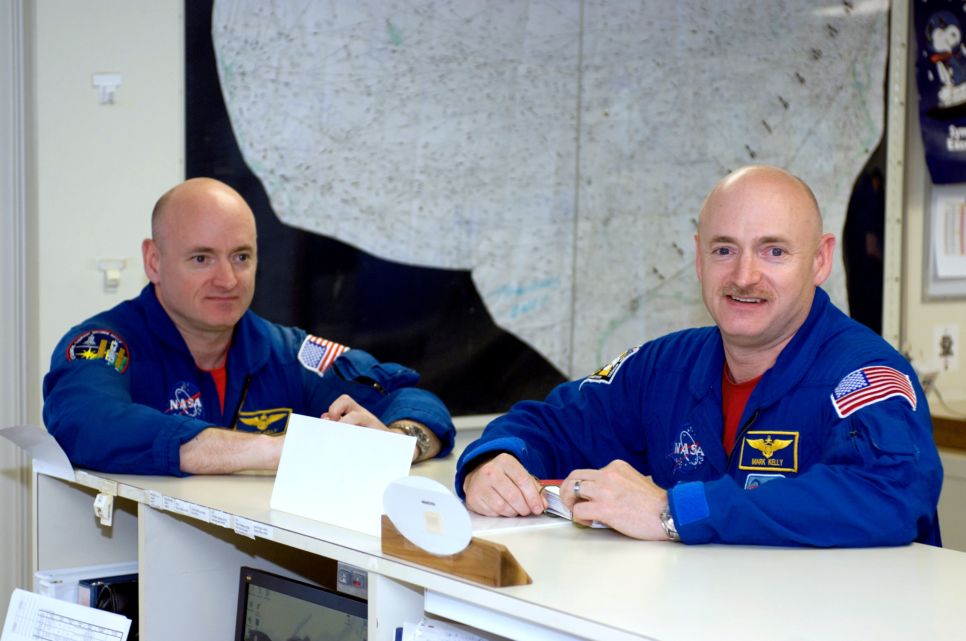 kelly twins astronauts