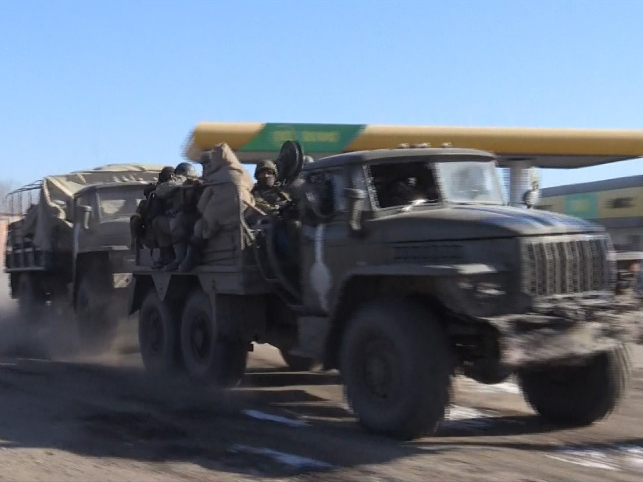 Ukraine Forces Seen Retreating As Pro Russia Rebels Encircle Debaltseve