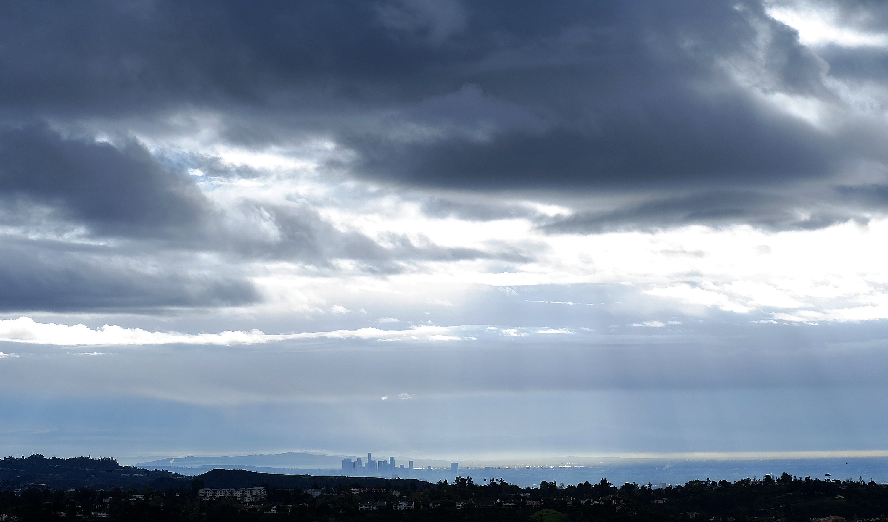 Southern California Gets Winter Storm Rains, Flooding Possible - CBS News