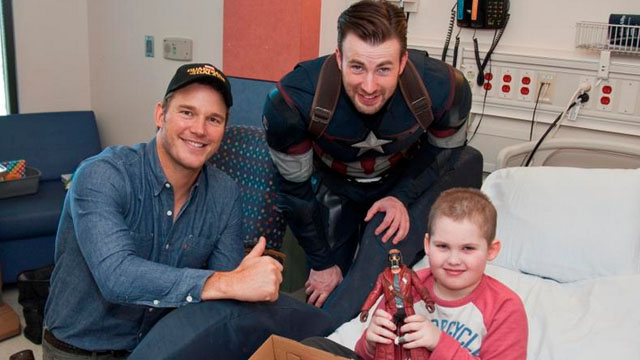 Chris Evans and Chris Pratt visit Seattle Children's Hospital to lift  spirits - CBS News