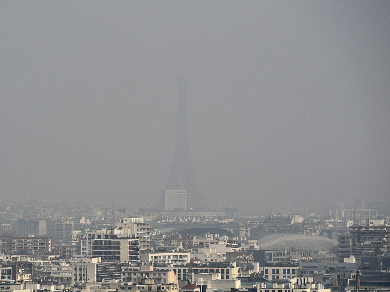 Champs Élysées—one of Paris's most polluted roads—to be