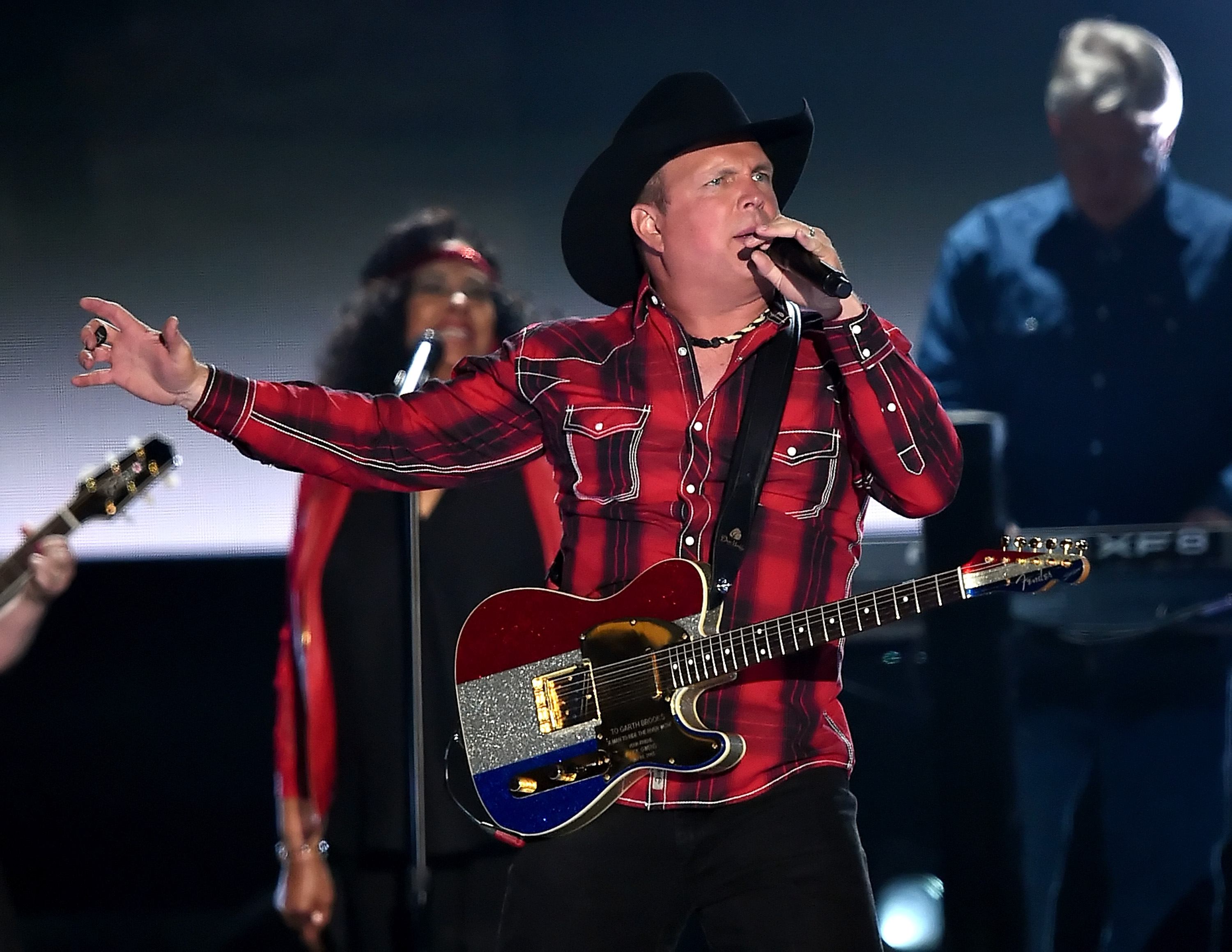 Garth Brooks Unveils the Cover to His Upcoming Anthology