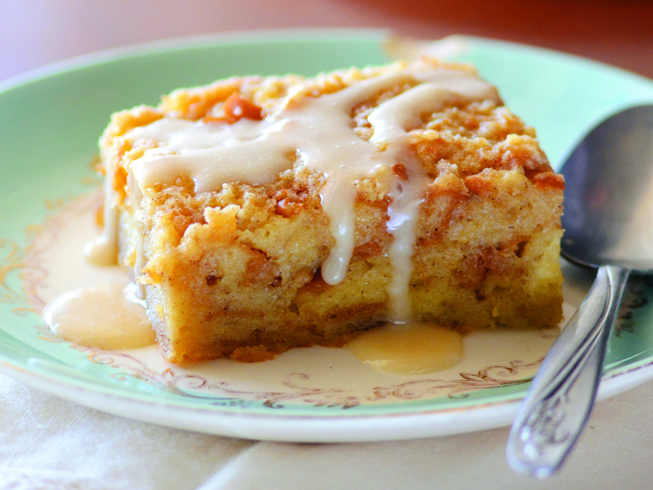 Recipe: Bread Pudding with Whiskey Cream Sauce - CBS News