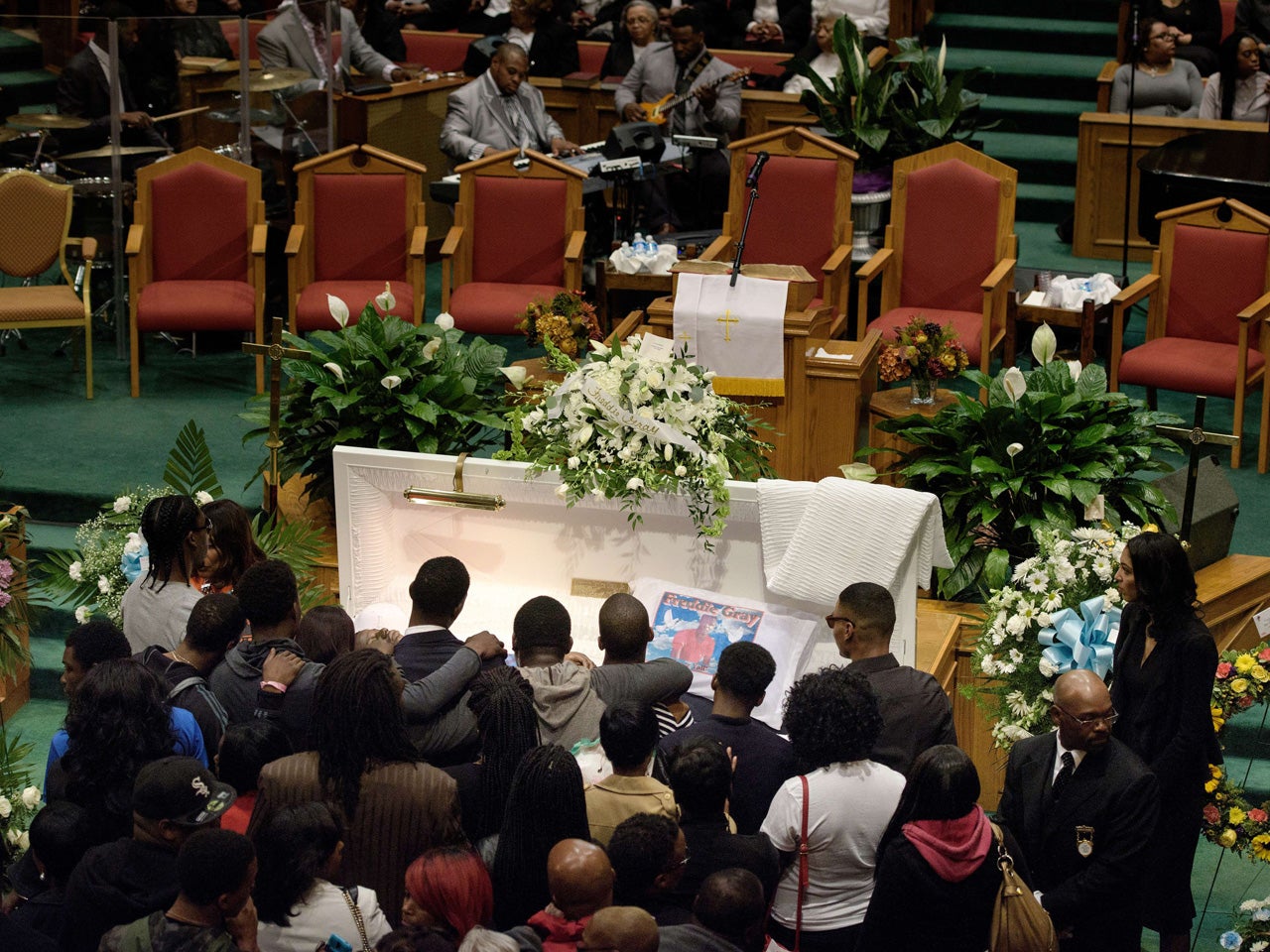 Freddie Gray funeral in Baltimore highlights police tension - CBS News