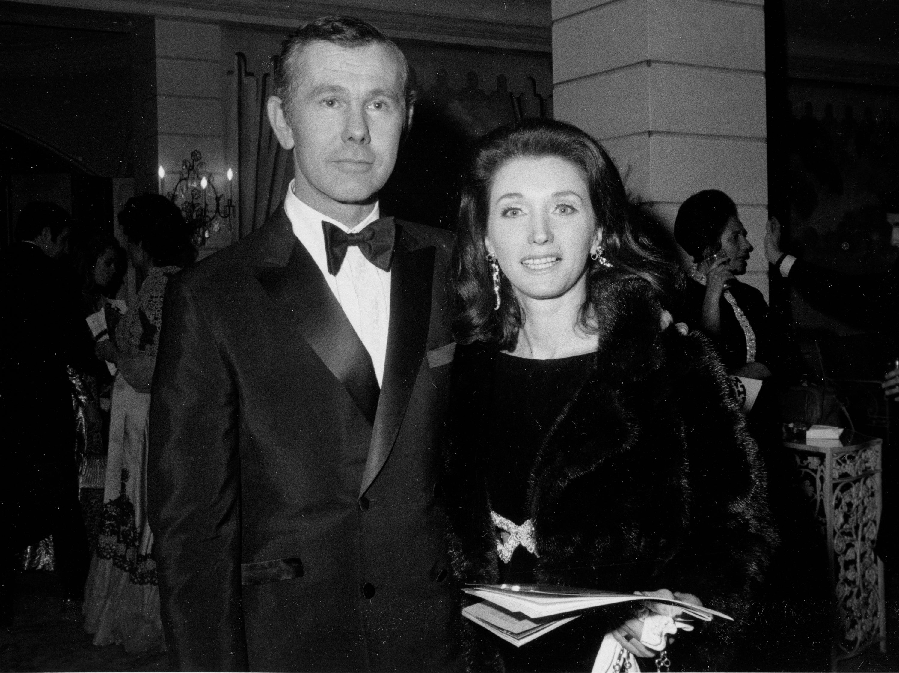 Joanne Carson, ex-wife of former "Tonight Show" host, dies - CBS News