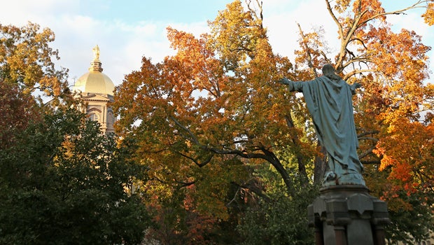 Notre Dame student dies after falling off Joyce Center's roof - CBS News