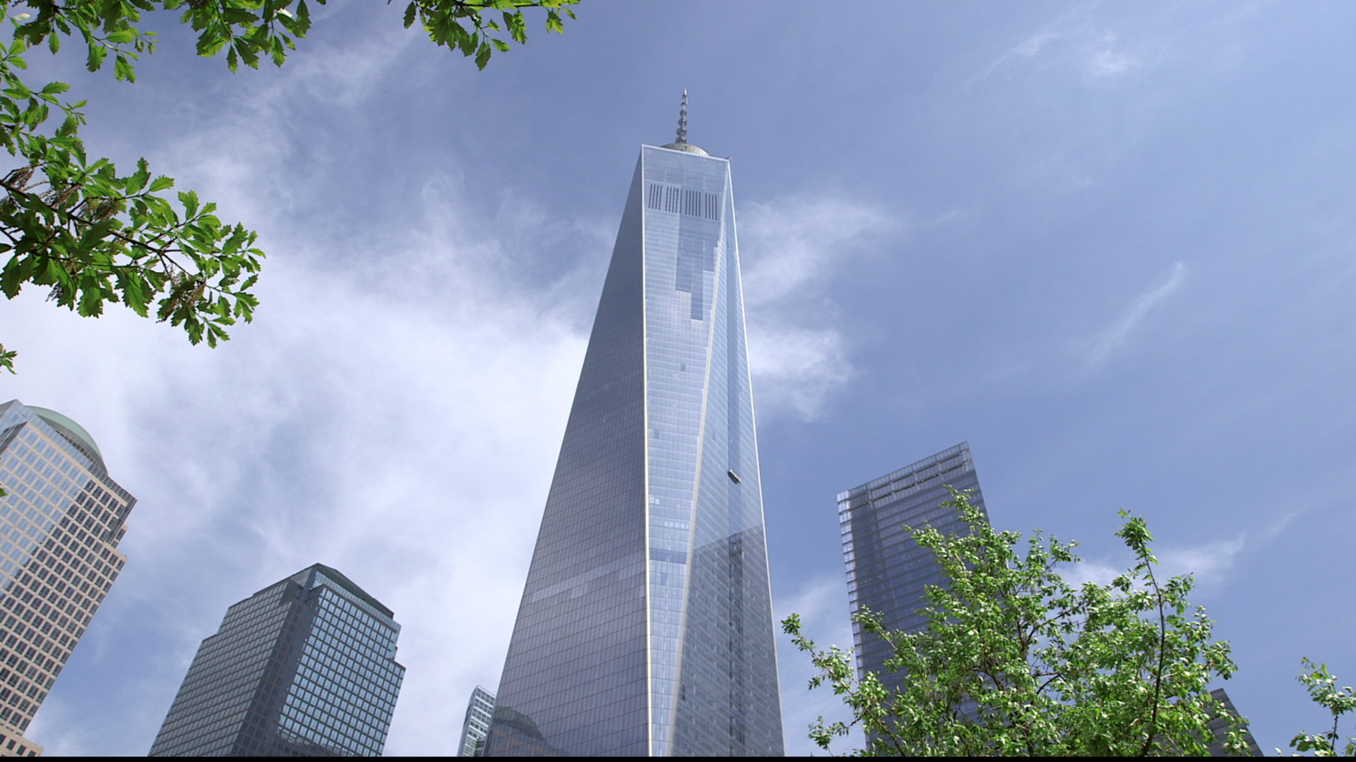 What's inside One World Trade Center's structure? 