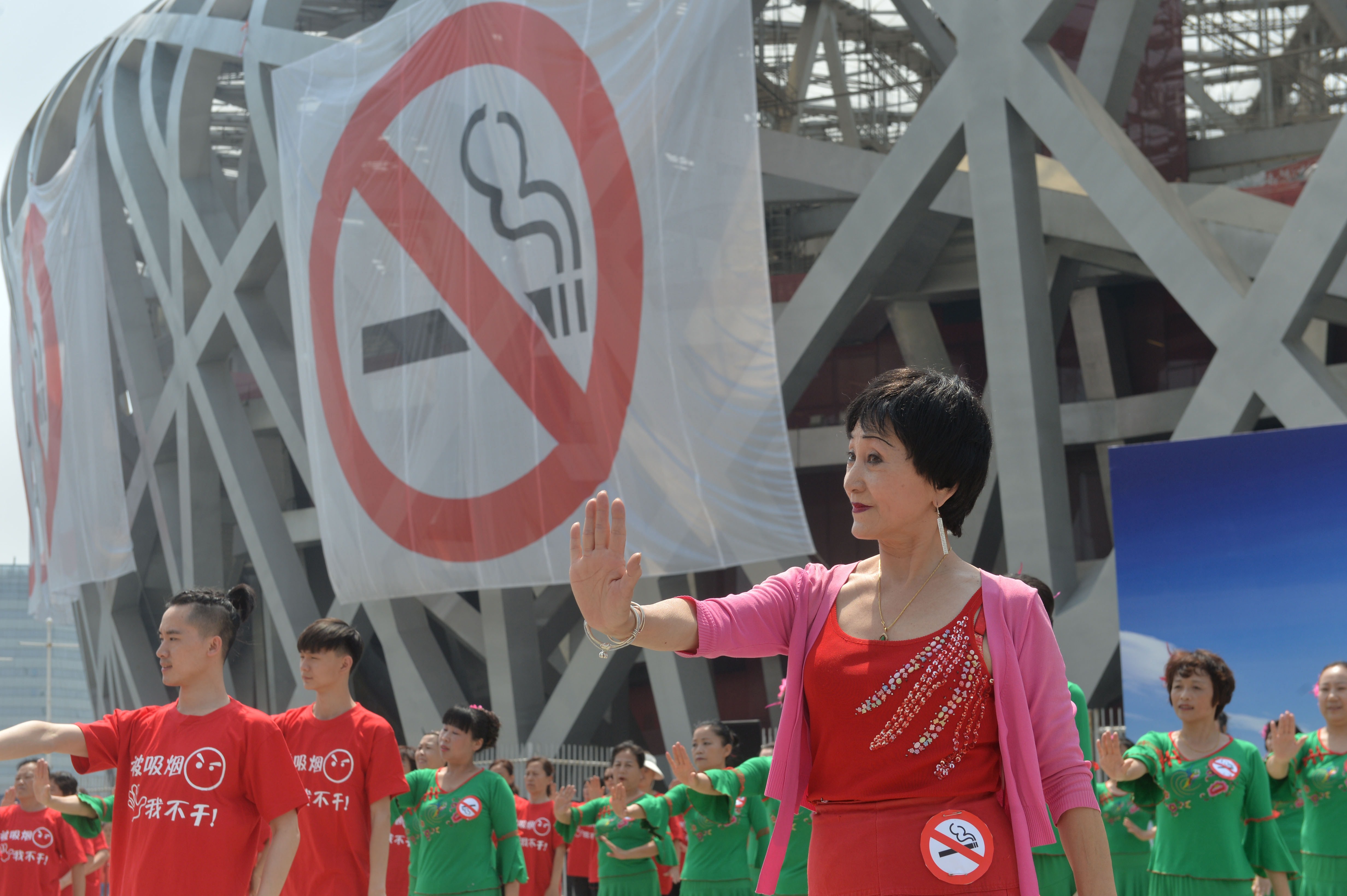 China Bans Public Smoking In Beijing Cbs News