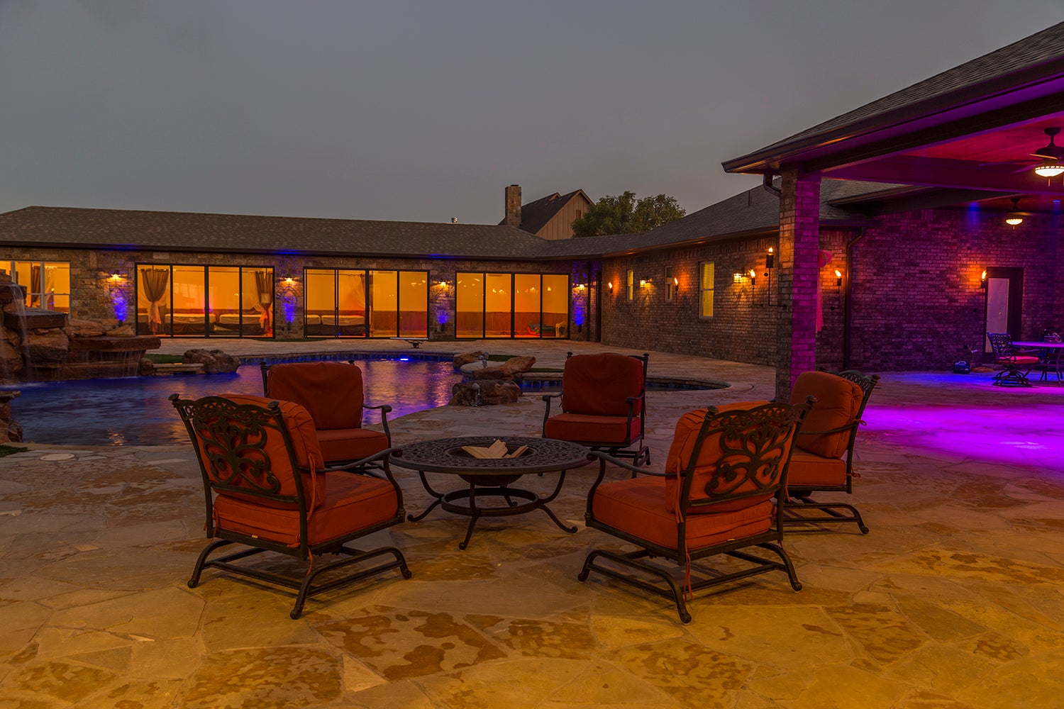 Naughty Neighbors/ image