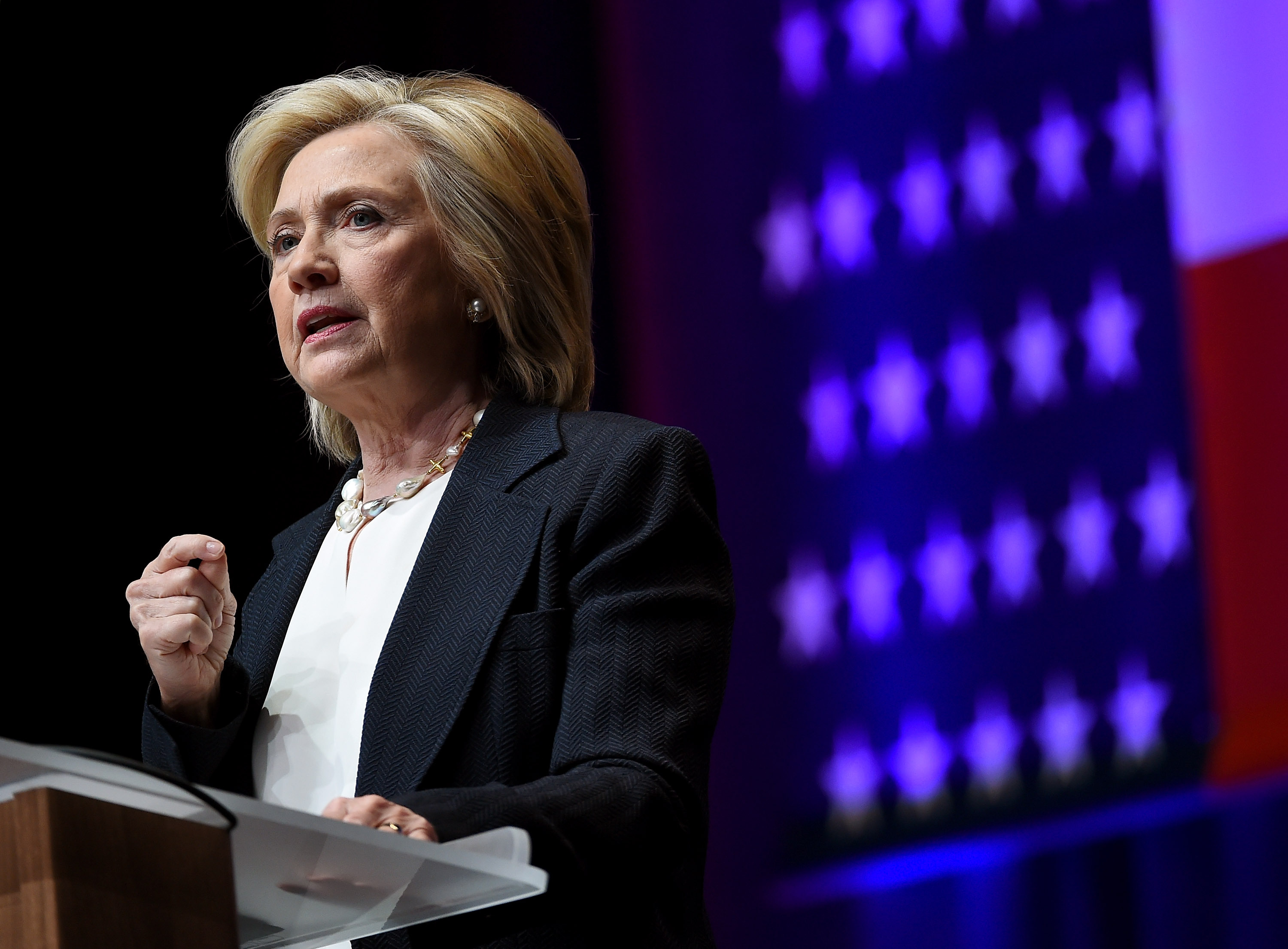 Hillary Clinton We Will Not Forsake Victims Of Gun Violence Cbs News