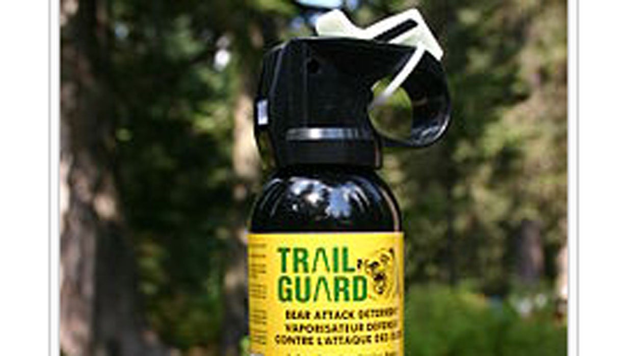 Minnesota man calls 911, peppersprays police who responded CBS News