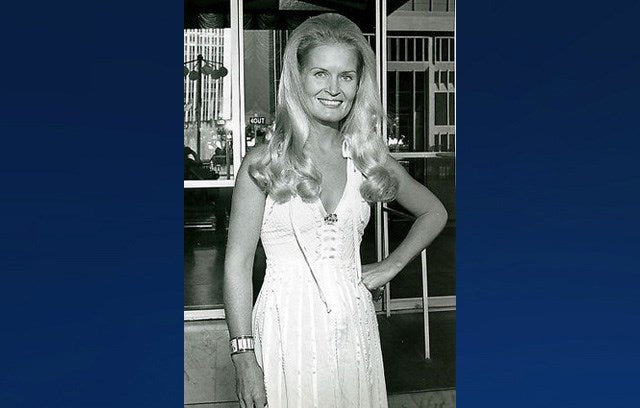 Lynn Anderson Wiki GIFs