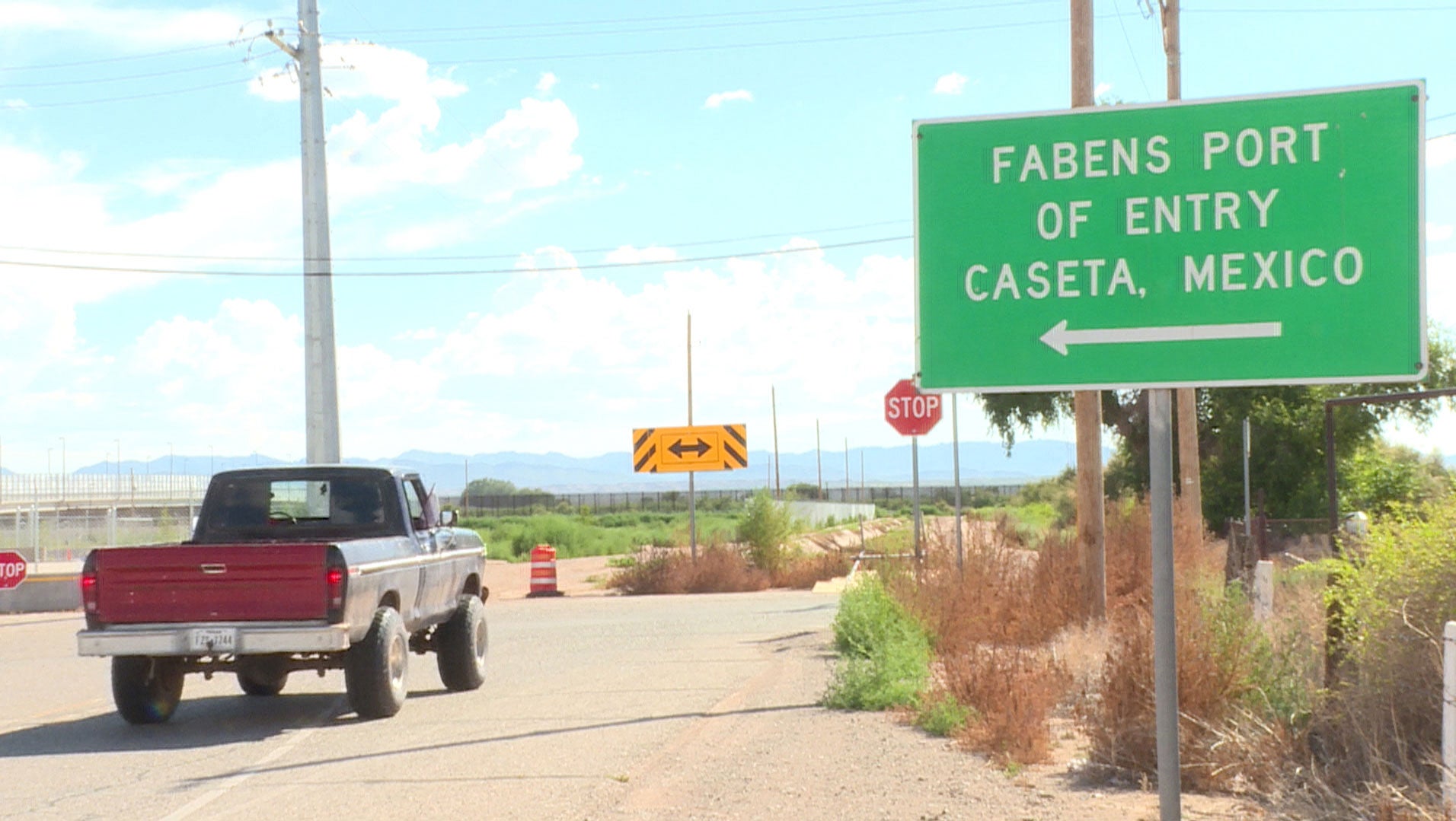 Mexicans fleeing the cartel live in limbo in Texas border town CBS News