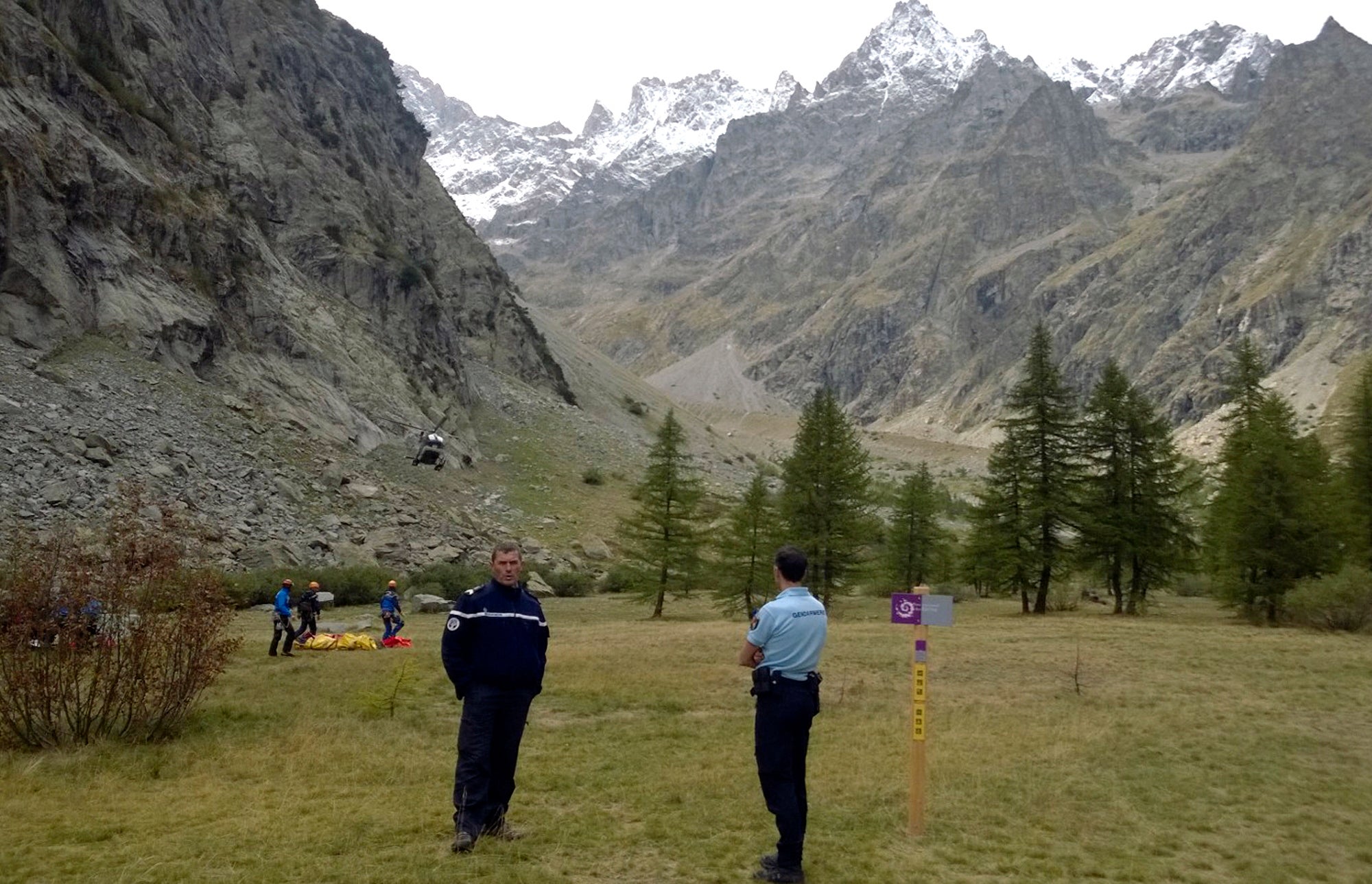 Avalanche In French Alps Kills 7 - CBS News