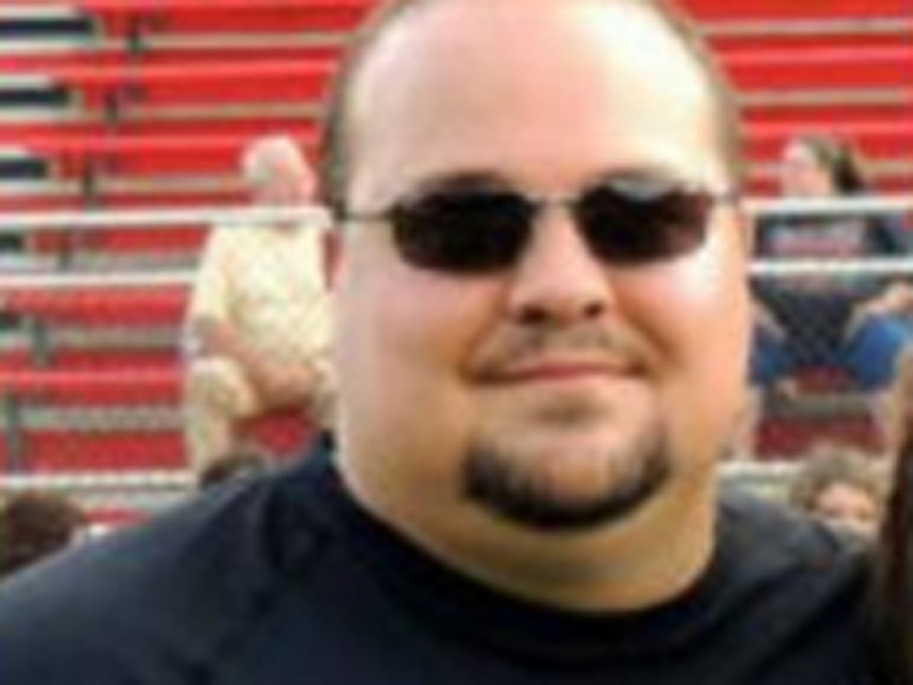 Standoff after cop shot in Kentucky CBS News