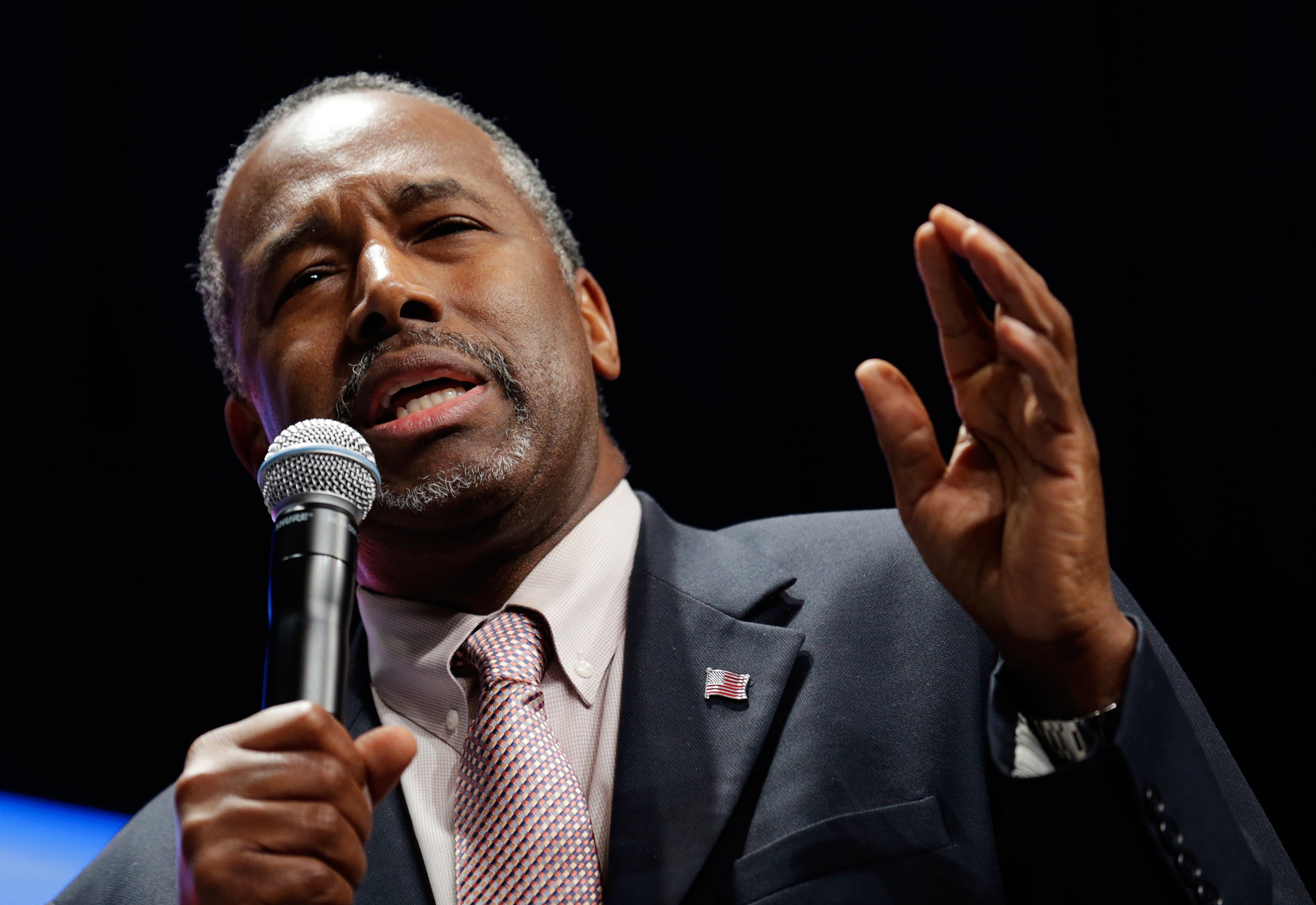 Ben Carson eyeing foreign trip ahead of Iowa caucus - CBS News