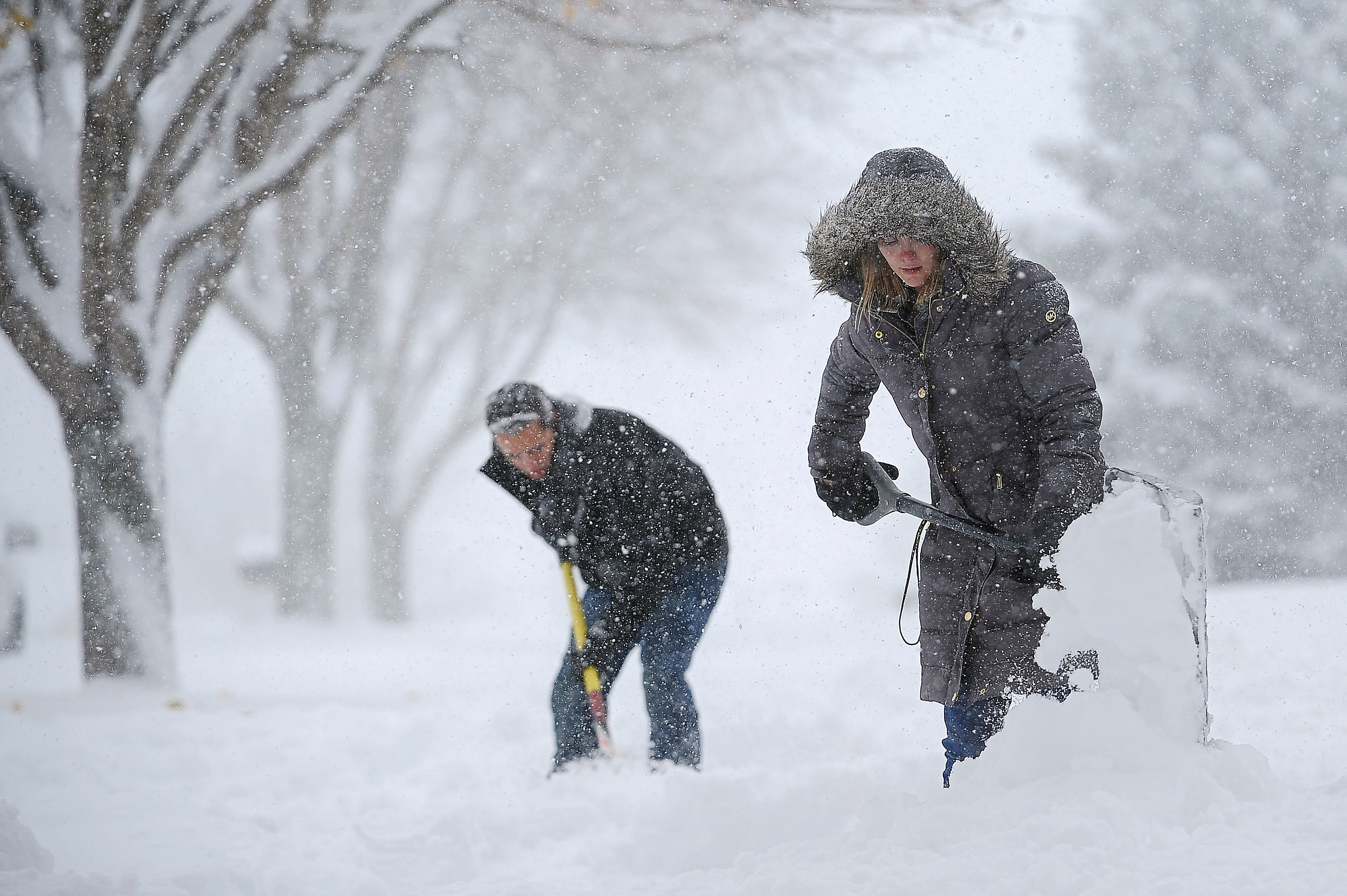 Freezing winter weather: How to stay safe from frostbite and hypothermia -  CBS News