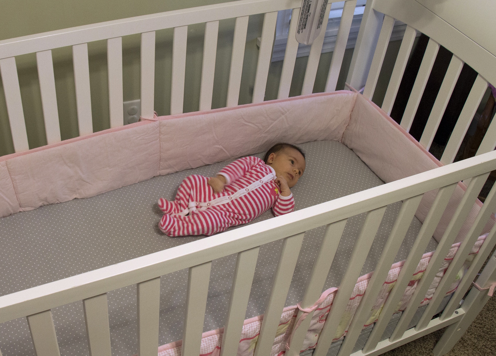 vis Begrijpen fotografie Infant deaths from crib bumpers on the rise - CBS News
