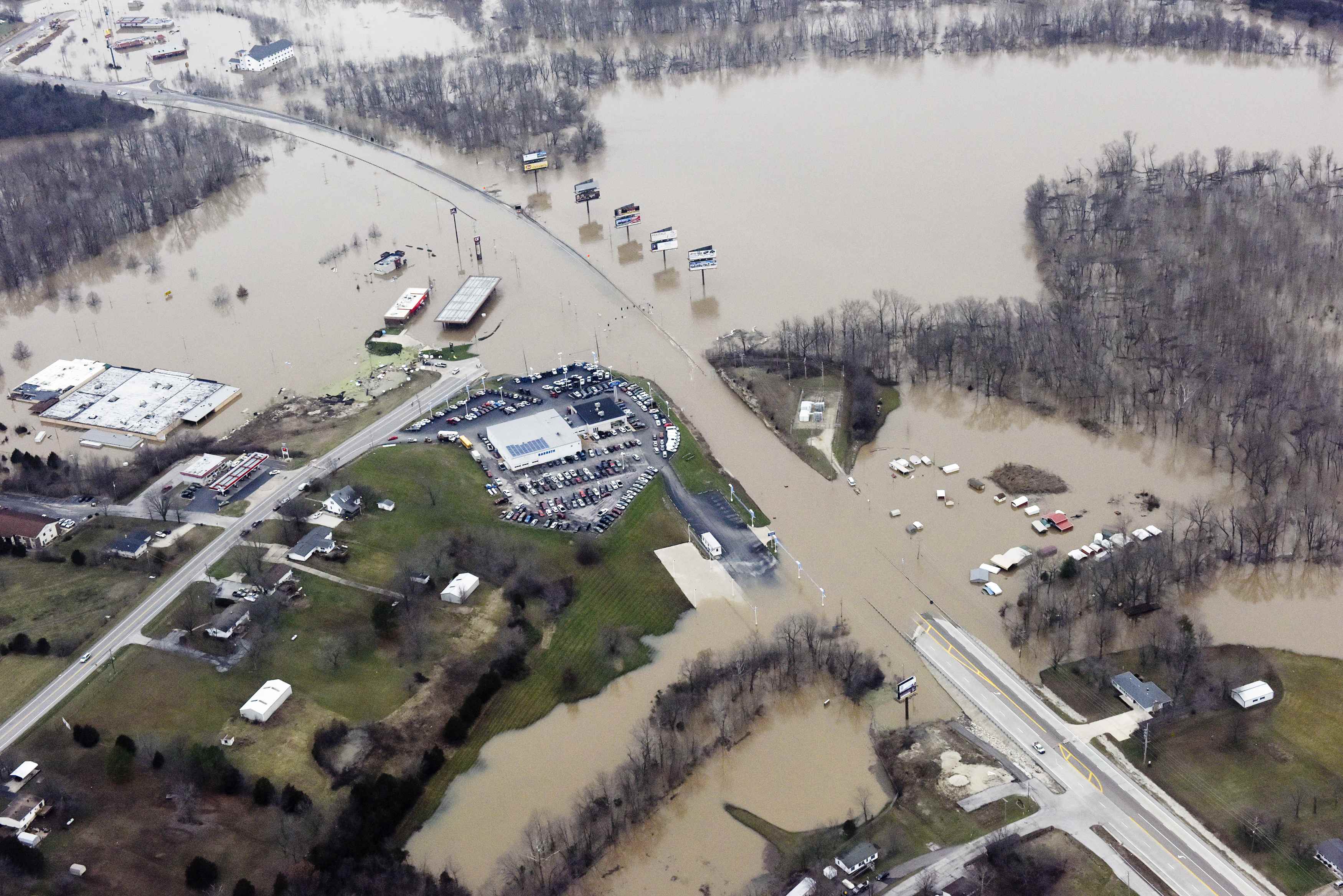 Deadly, rare winter flood slams Missouri CBS News