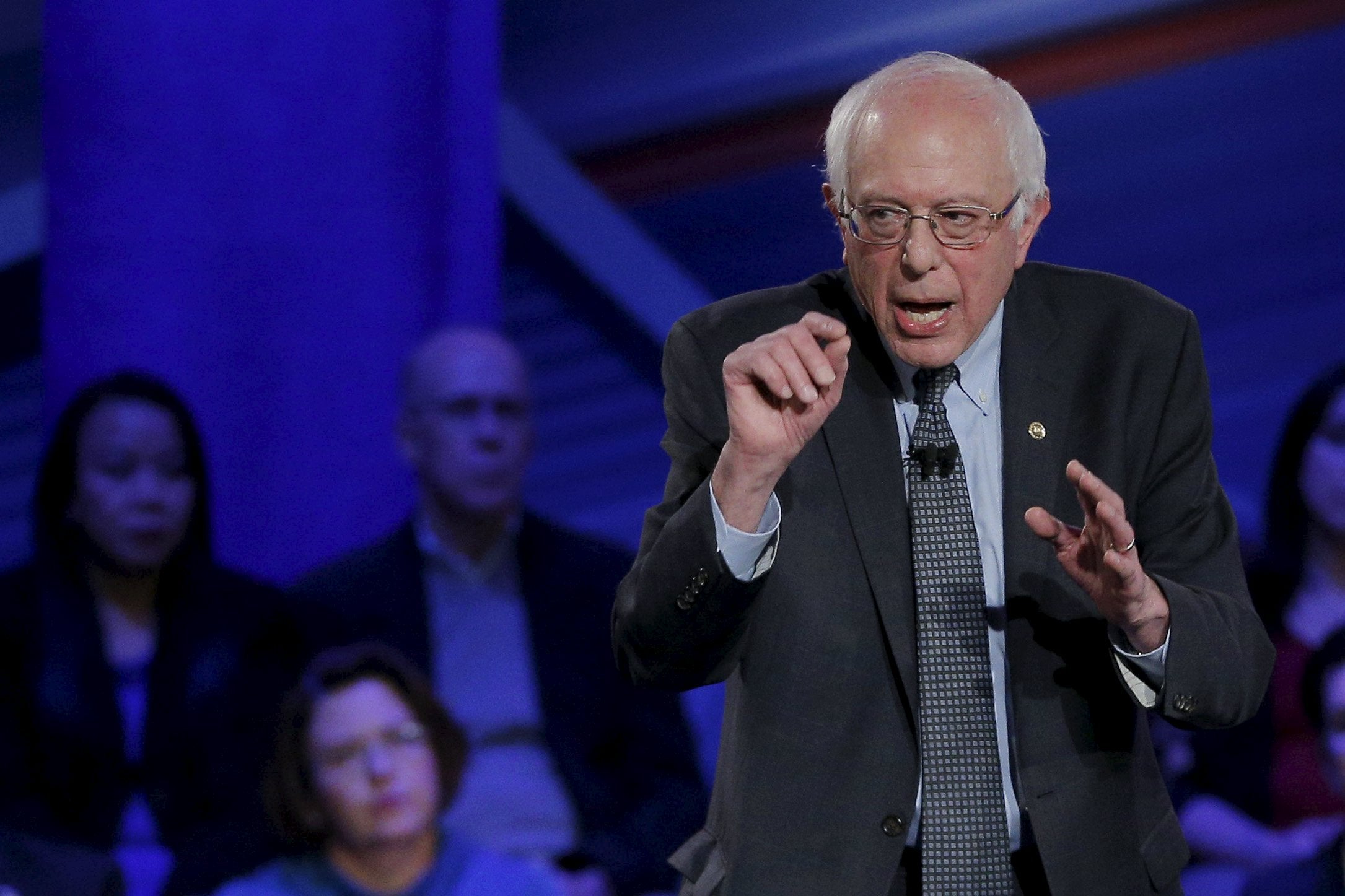 Bernie Sanders Touts His Record On Womens Rights Cbs News 1861