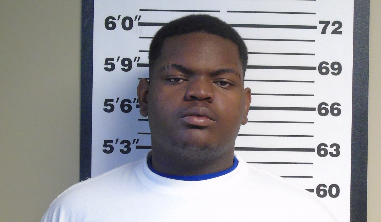 Teenager charged in weekend shooting of Mississippi officer CBS News