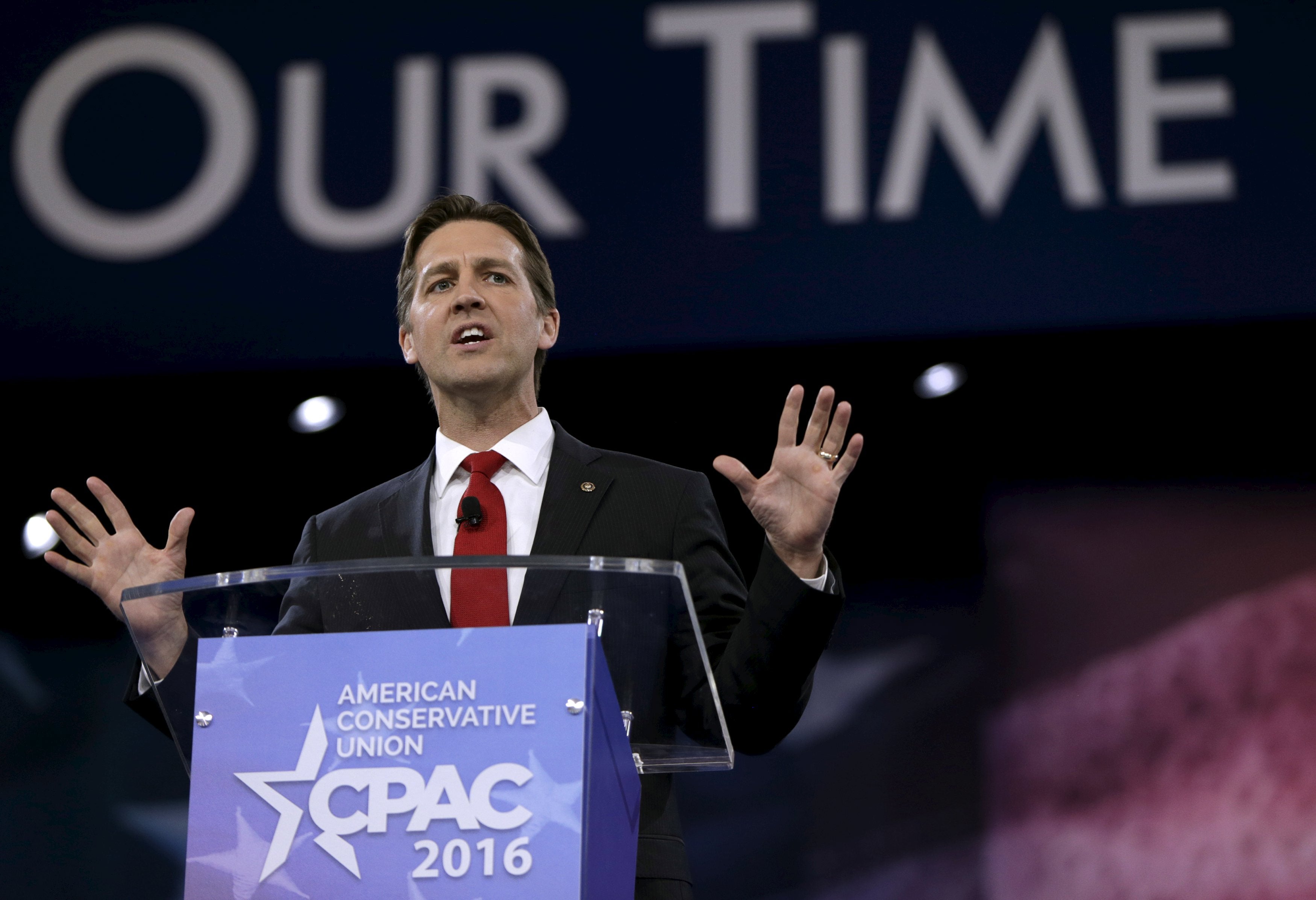 GOP senator calls for a third-party candidate in 2016 race - CBS News
