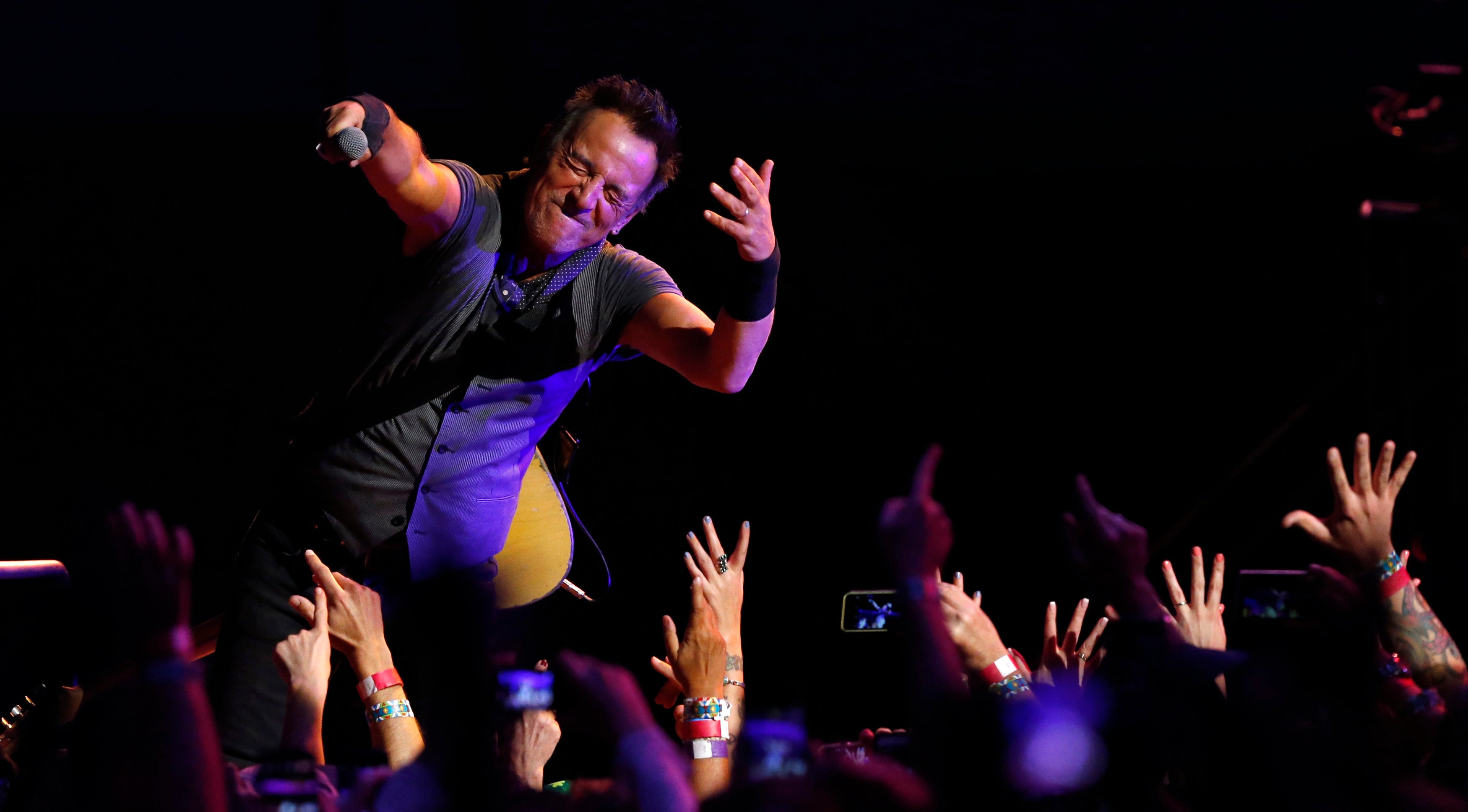 Bruce Springsteen plays longest U.S. show, performs for nearly four