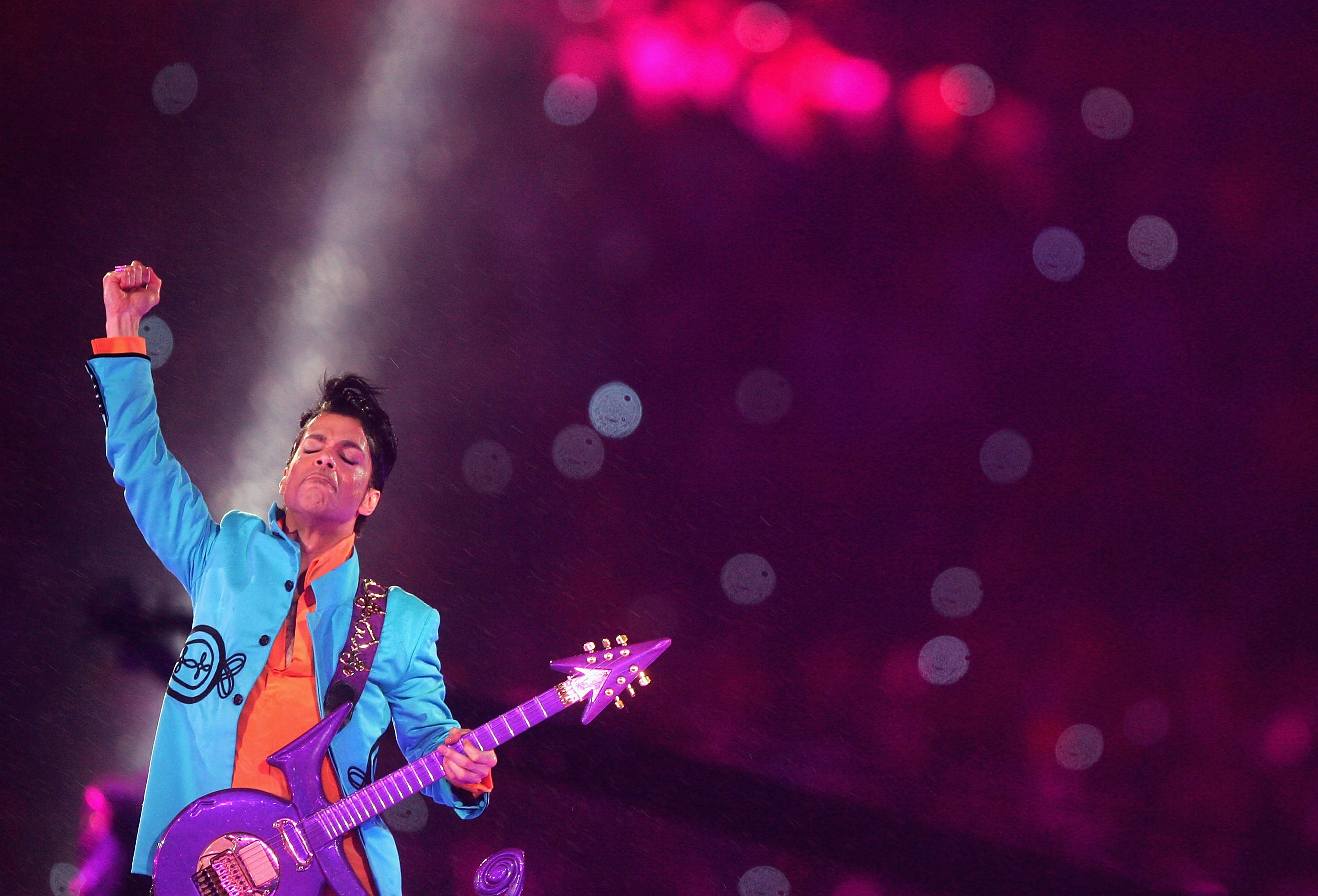 Prince Performs at Halftime of Super Bowl XLI