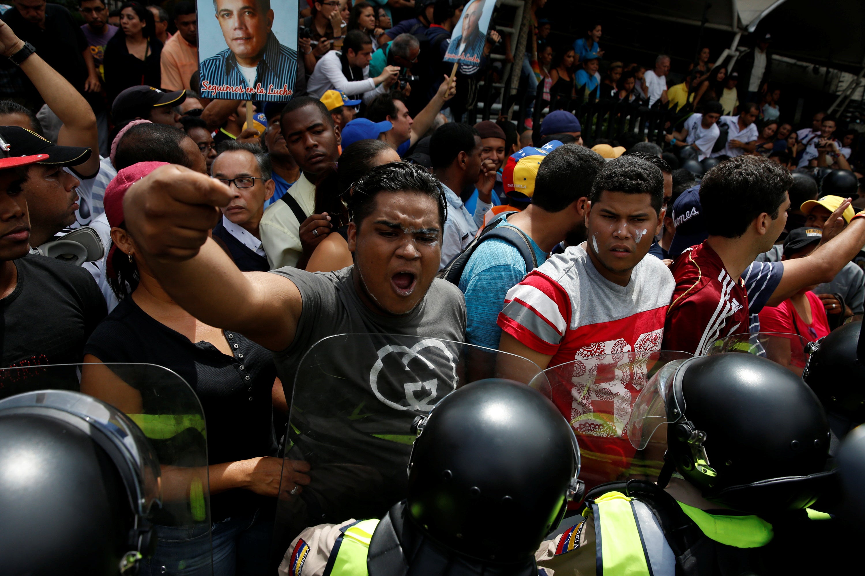 Coca-Cola halts production in Venezuela - CBS News