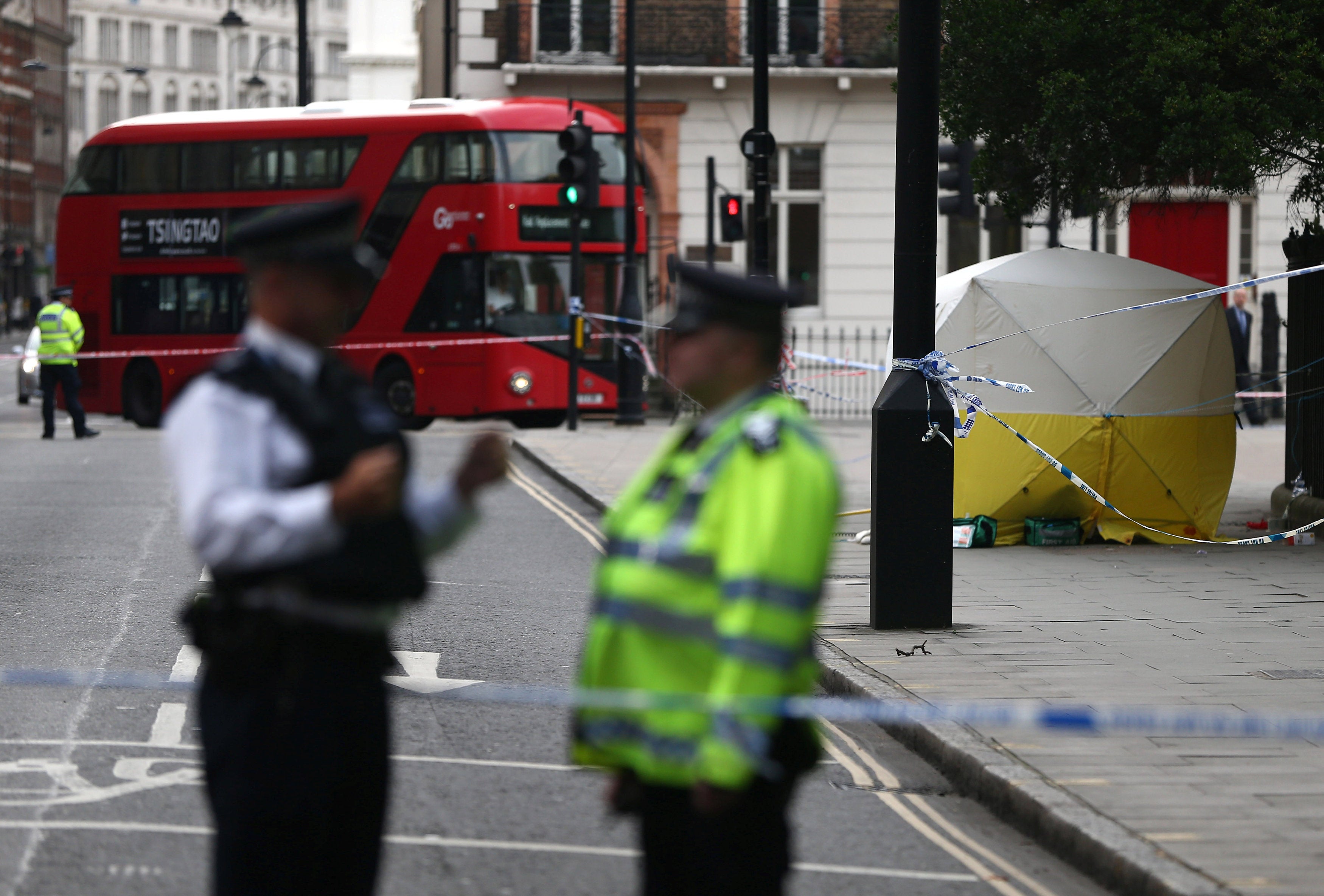 U.S. woman killed in London stabbing attack - CBS News