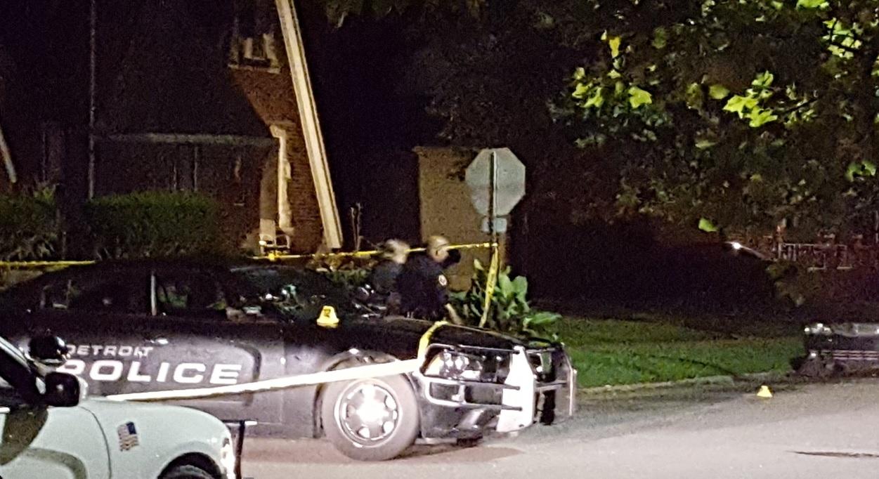 Police Suspect fires at Detroit officers, escapes standoff CBS News