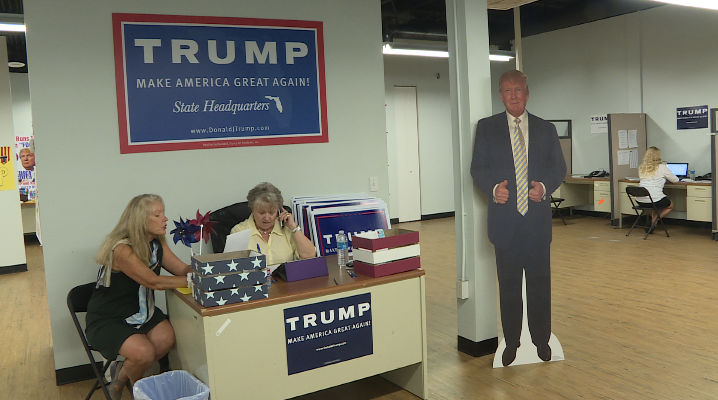 Trump and Clinton campaigns in Florida show stark differences - CBS News