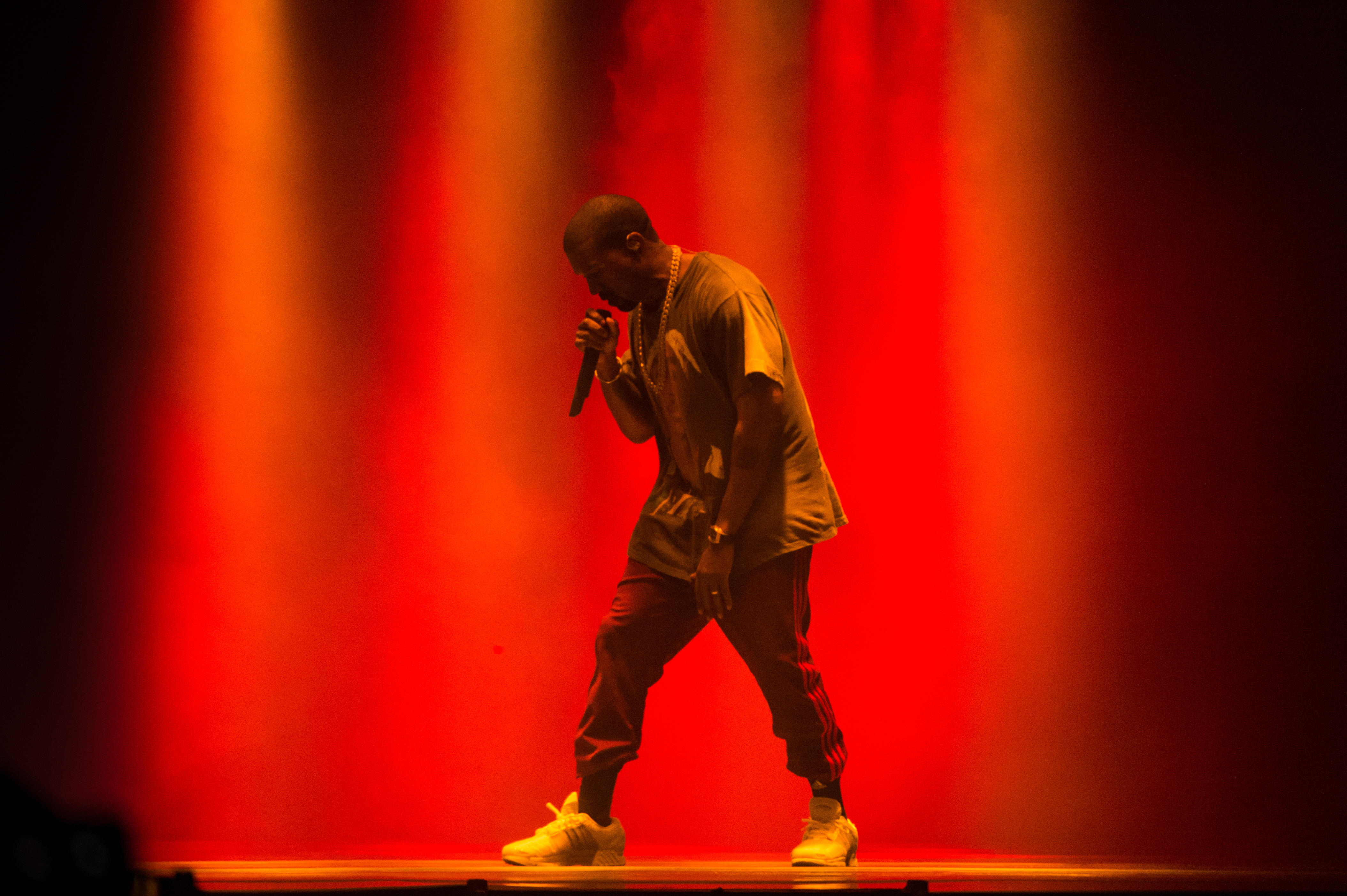 Kanye West ends NYC performance early due to 