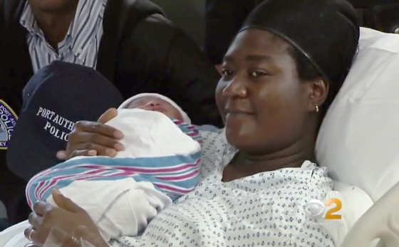 Woman gives birth at the World Trade Center's transportation hub - CBS News