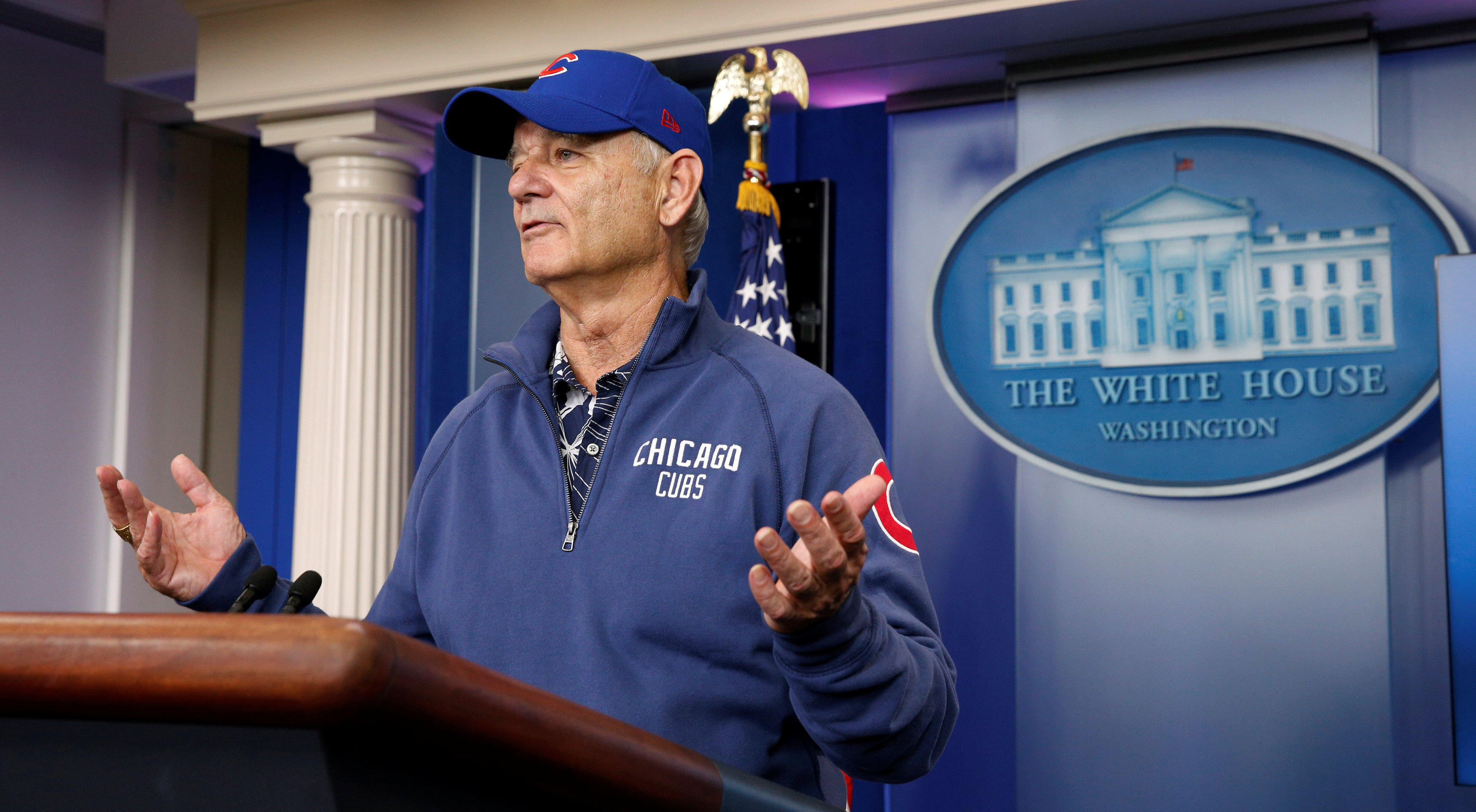 Bill Murray makes surprise appearance at White House - CBS News