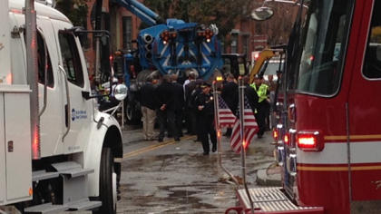 Boston trench flood: 2 workers killed - CBS News