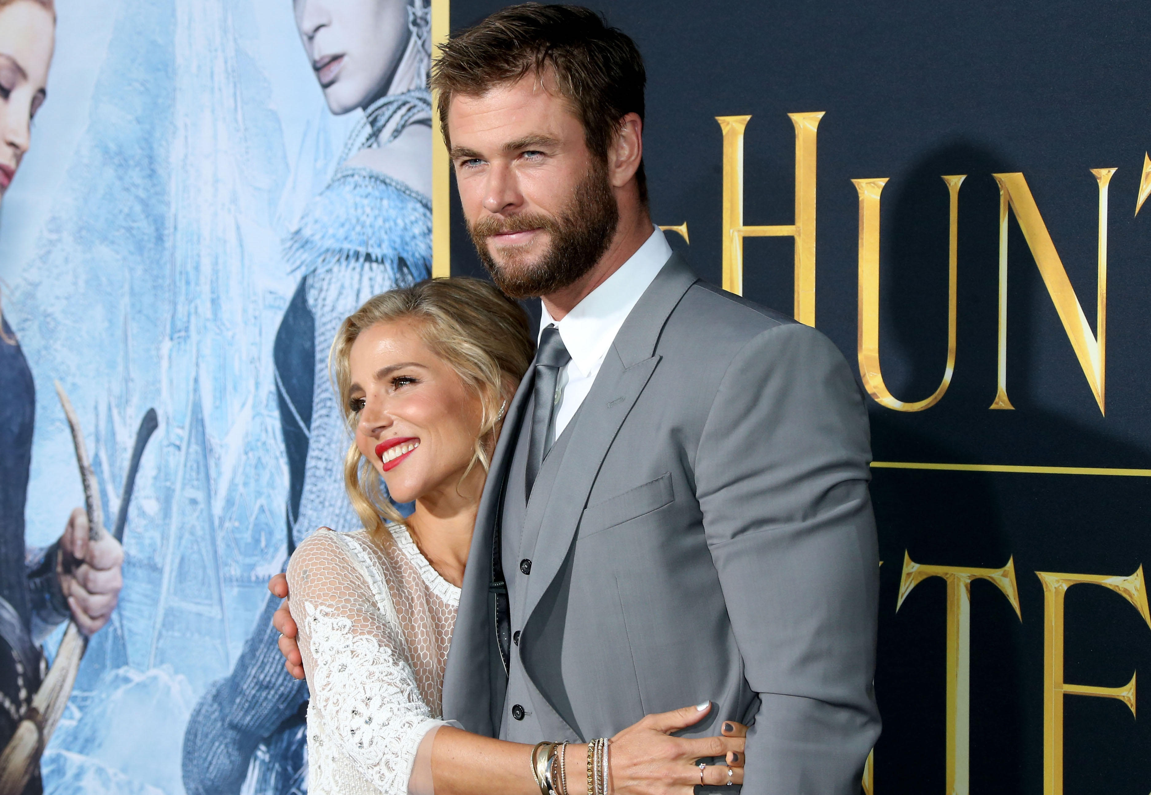 Chris Hemsworth takes a break by attending a NY Mets game