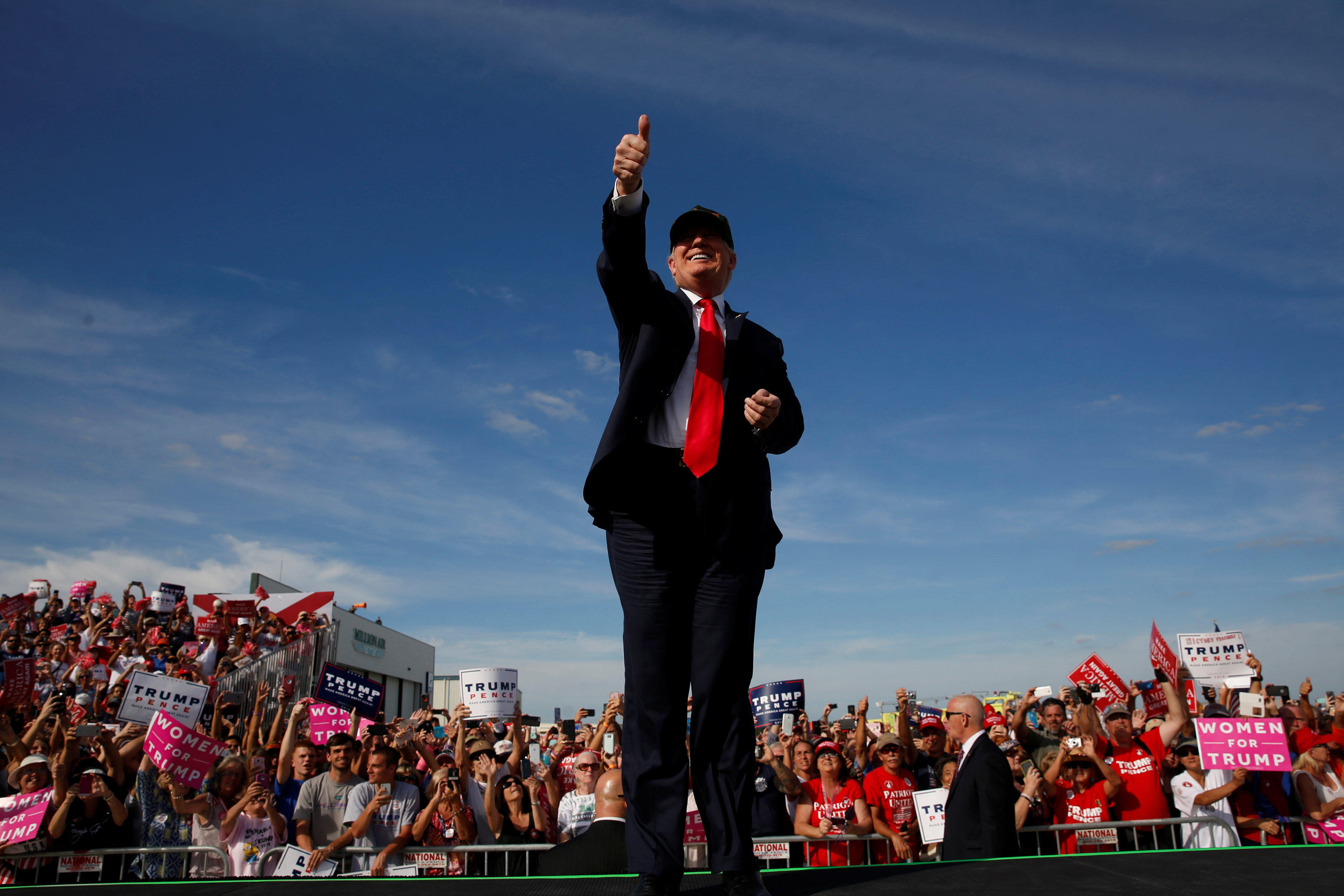 In Florida, Donald Trump Tries To Stay On Message (and Doesn't) - CBS News