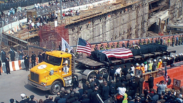 last-load-ceremony-at-the-world-trade-center-2002.gif 