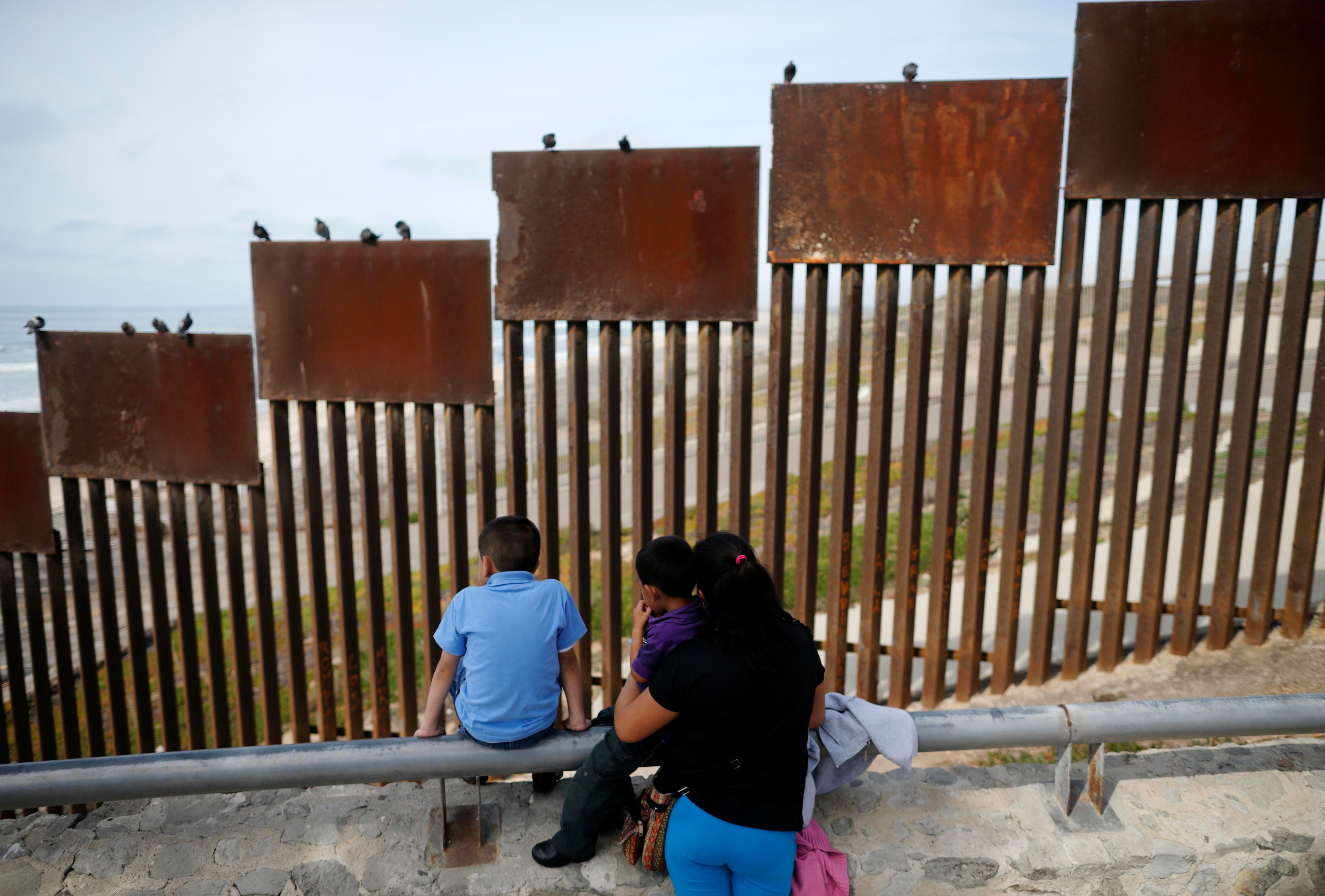 Difference Between Chinese Wall and Mexico Wall