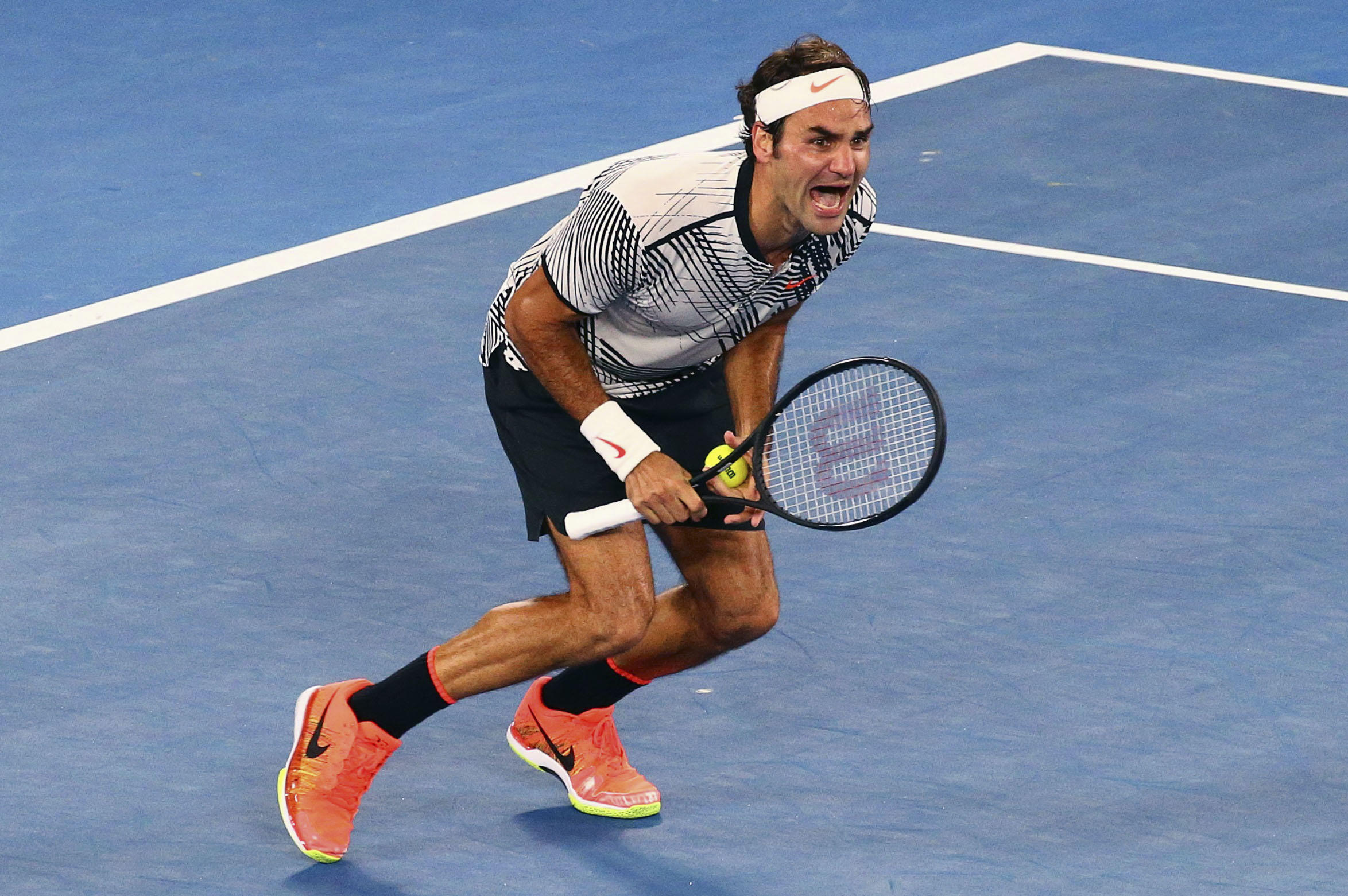 Promoten krullen Betasten Roger Federer beats Rafael Nadal at Aussie Open to win 18th Grand Slam  title - CBS News