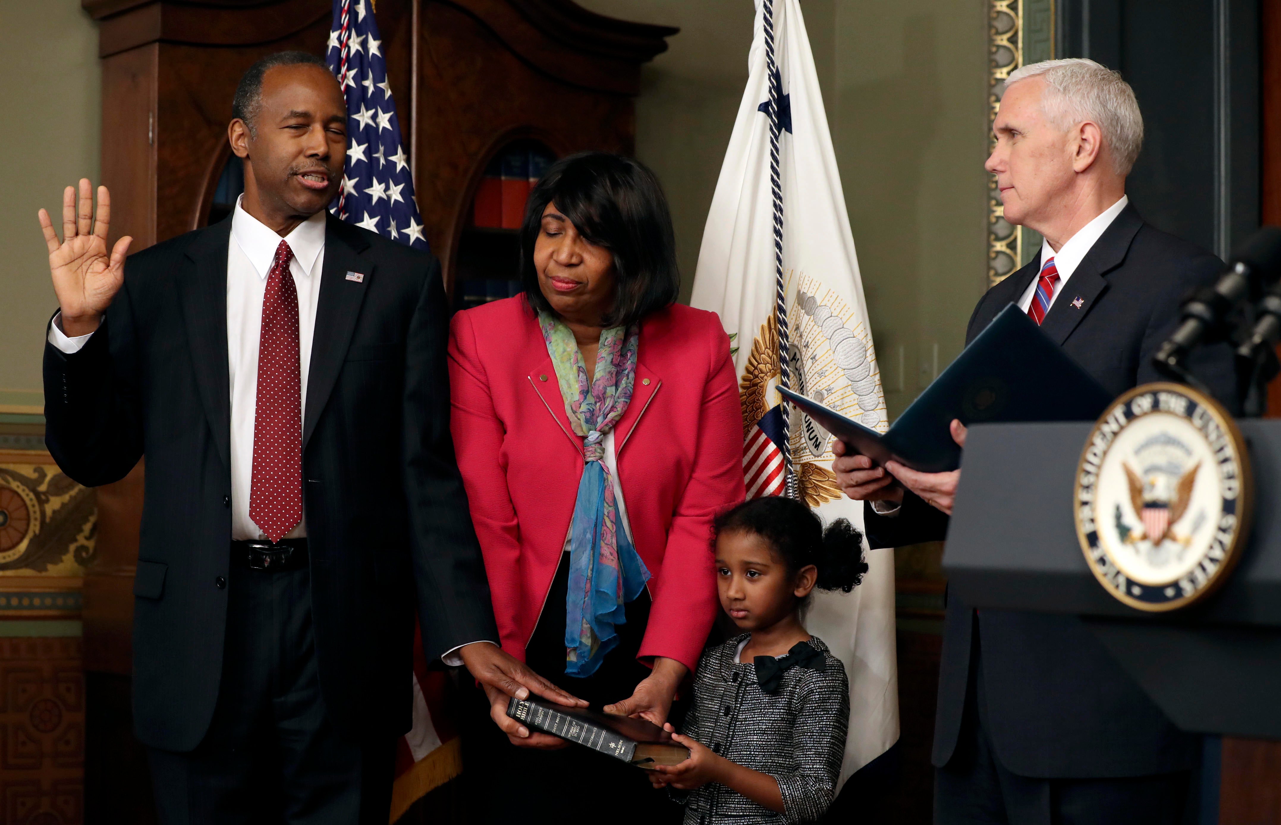 Ben Carson Sworn In As Housing And Urban Development Secretary Cbs News 3972