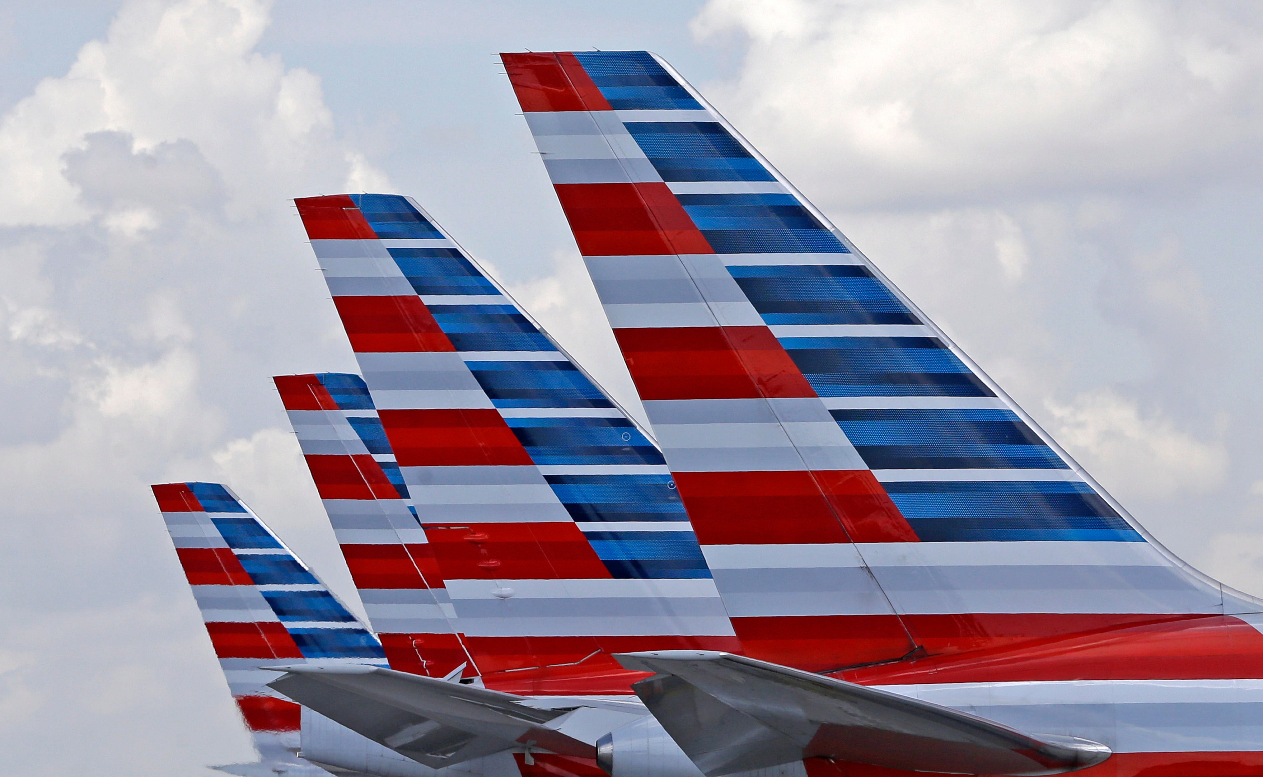 American Airlines Flight 1897 diverts to El Paso, Texas, after hail
