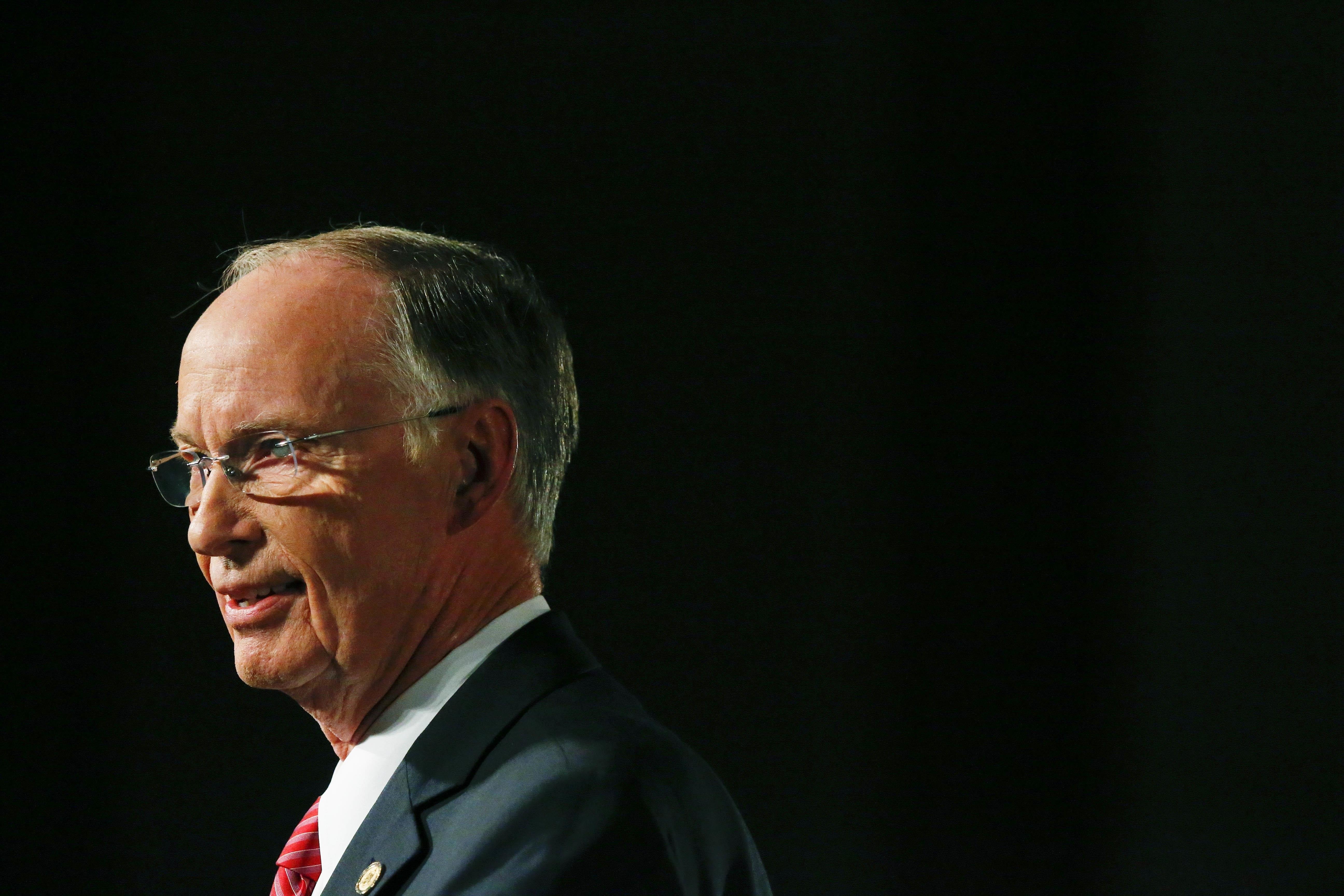 Alabama Governor Faces Impeachment Hearings After Court Ruling Cbs News 