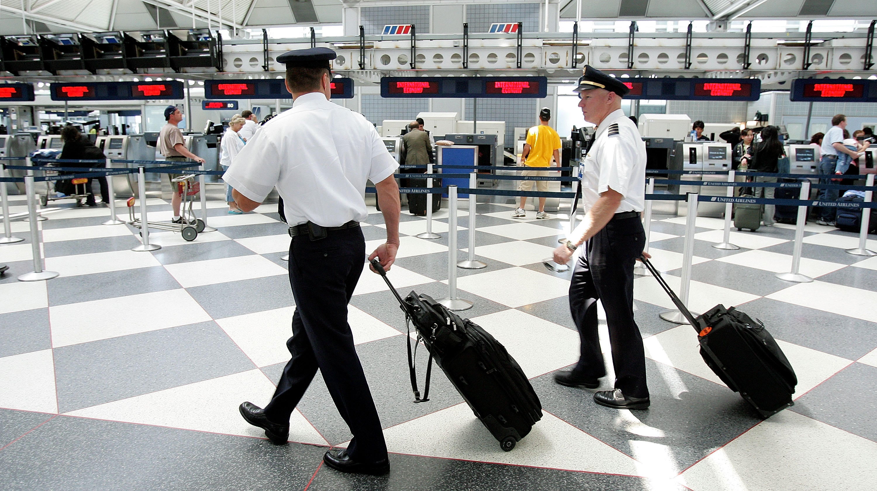 United Airlines pilots "infuriated" by "grossly inappropriate" dragging