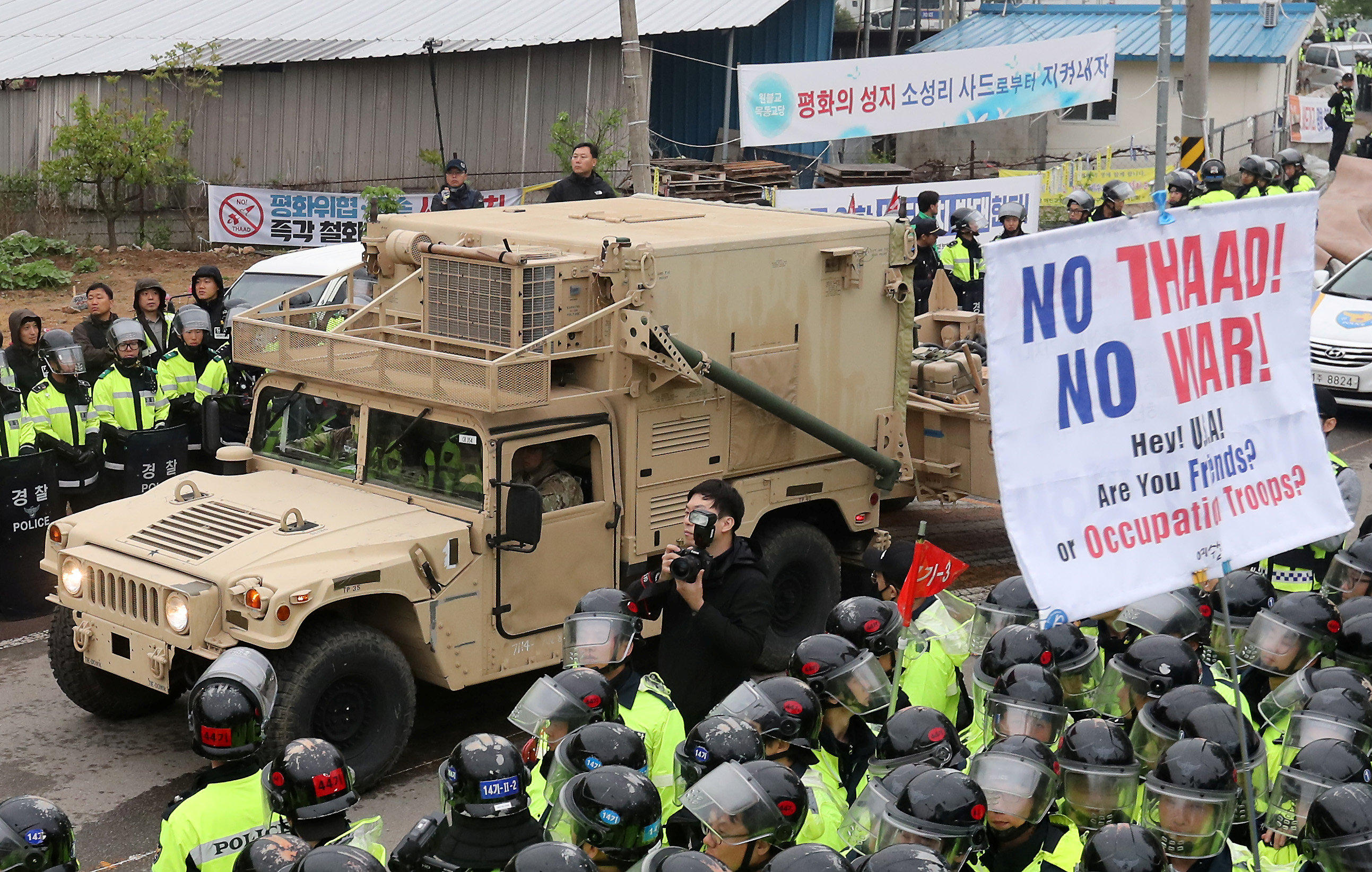 U.S. THAAD anti-missile system aimed at North Korea angers China, draws protests in Seoul - CBS News