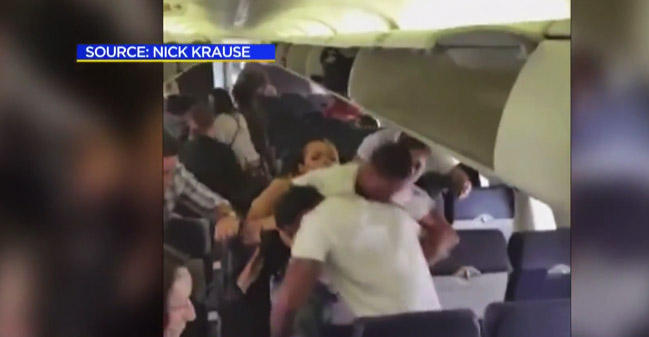 Fists Fly After Southwest Airlines Flight Lands Video Shows Cbs News