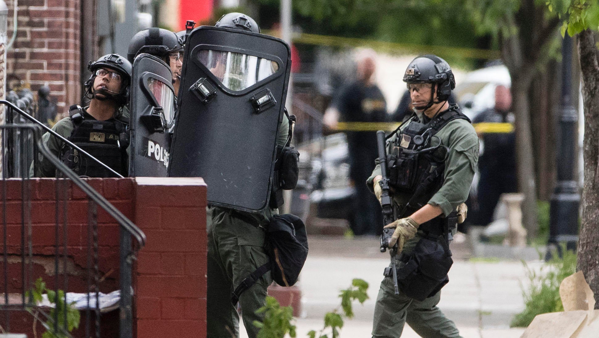 2-day Trenton standoff ends; bystander dead - CBS News